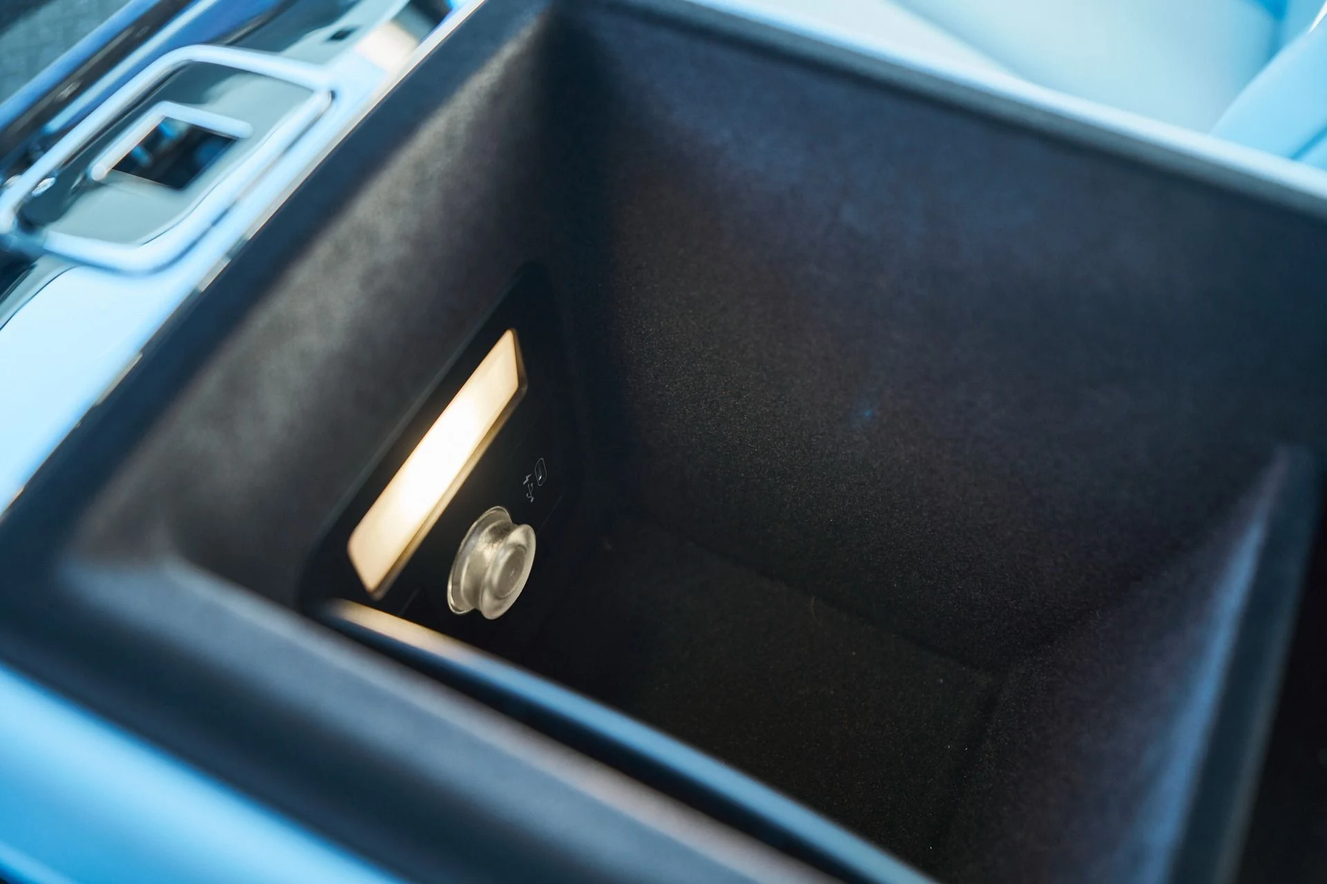 mph066_1044474507_Used_2022_Rolls_Royce_Cullinan_Black_Badge_1765411155_ba54258adf