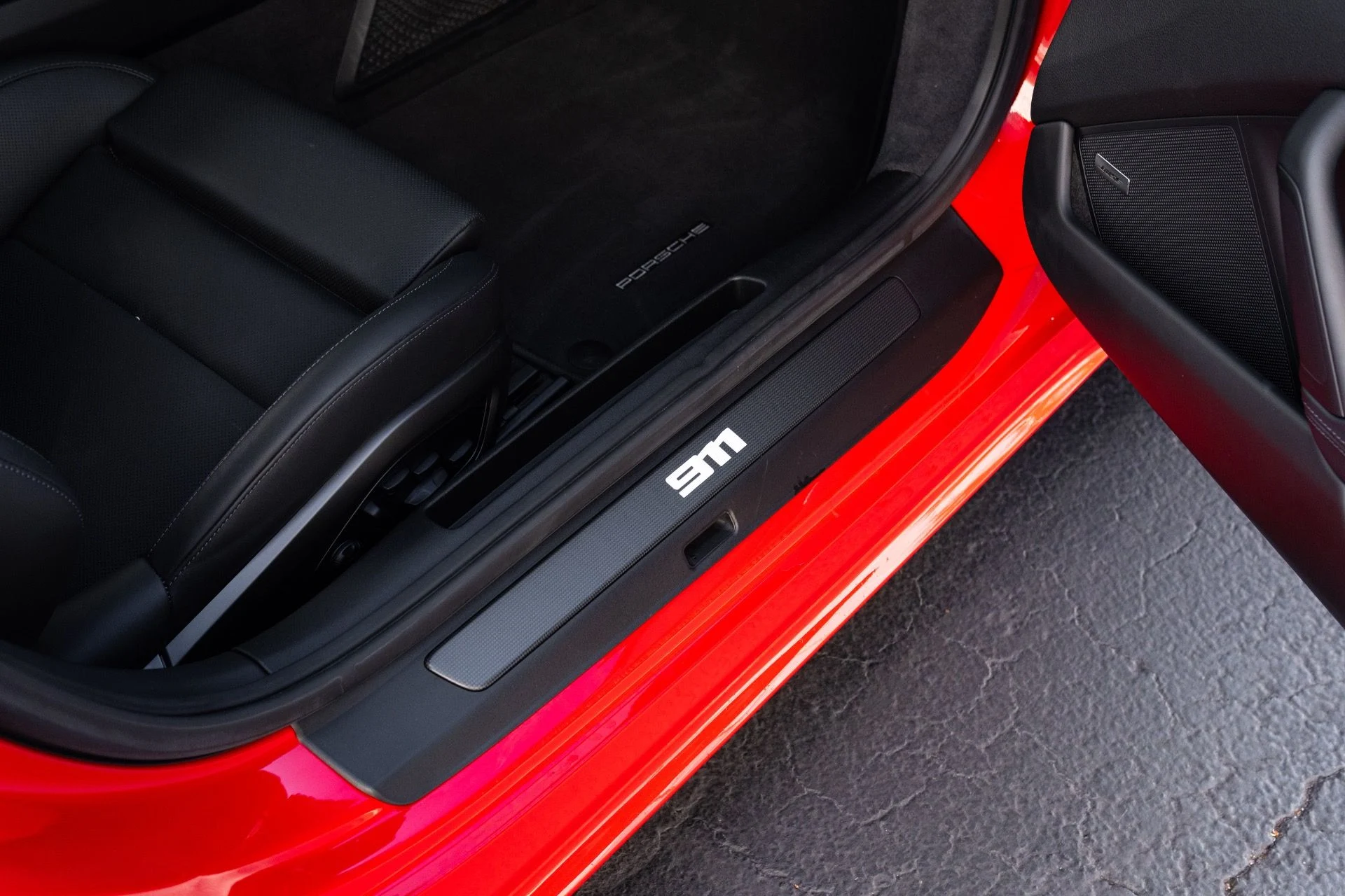 mph066_1063284696_Used_2025_Porsche_911_Carrera_1779505950_b768e2002a