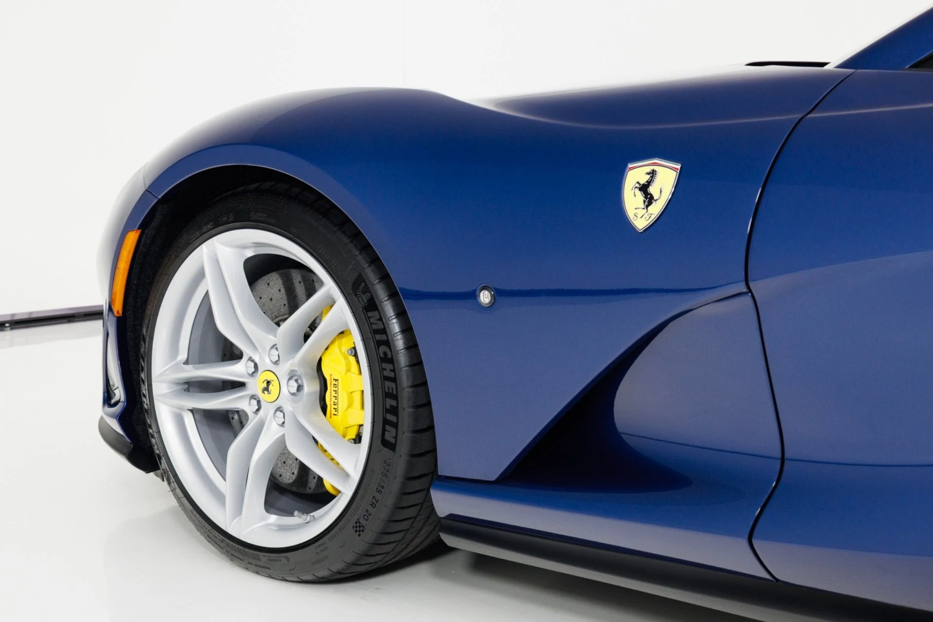 mph066_1077255827_Used_2021_Ferrari_812_GTS_1786404036_9567dbfdb1