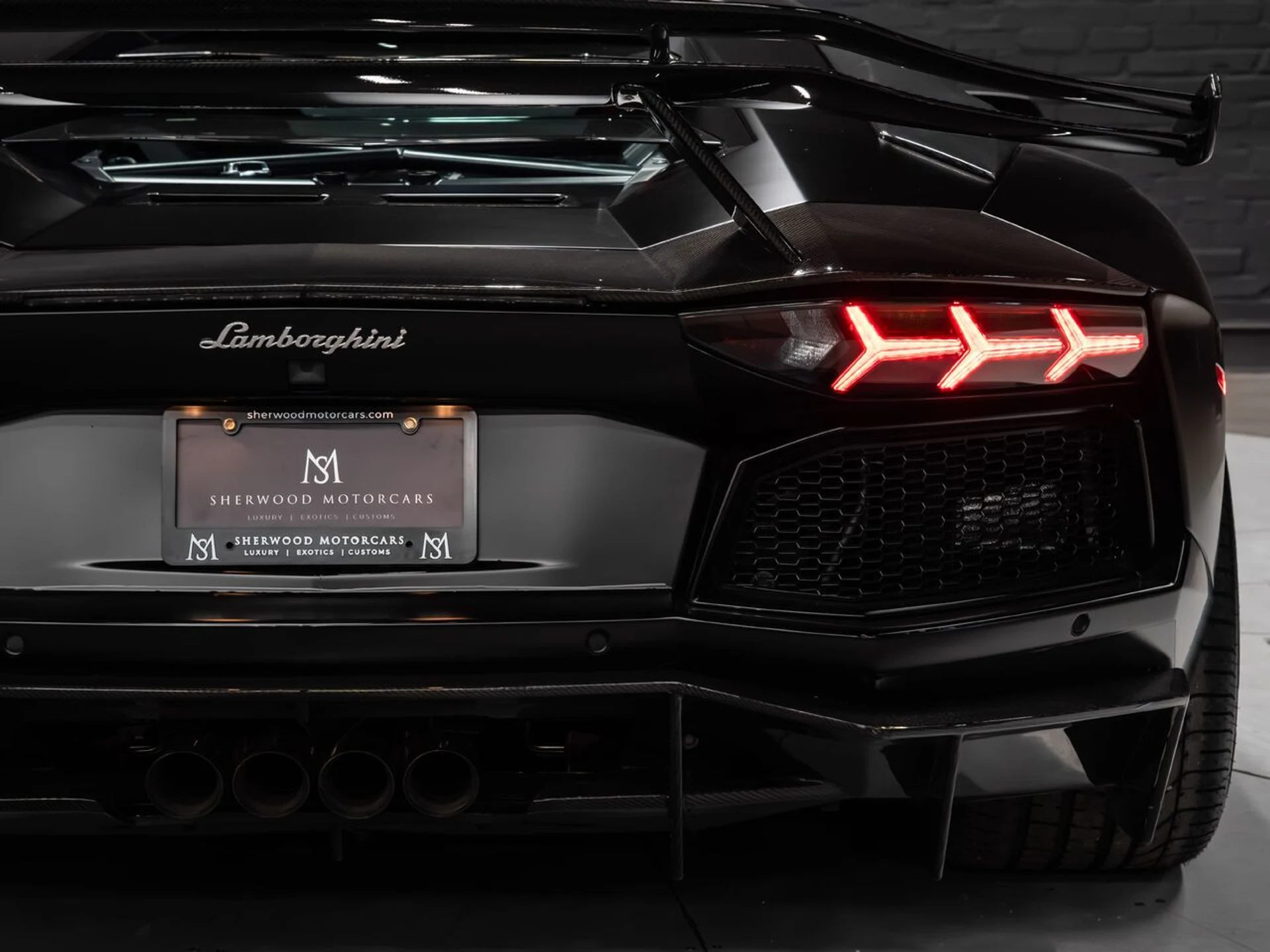 mph066_1098209389_lamborghini_aventador_2015_9cdb69fc6e