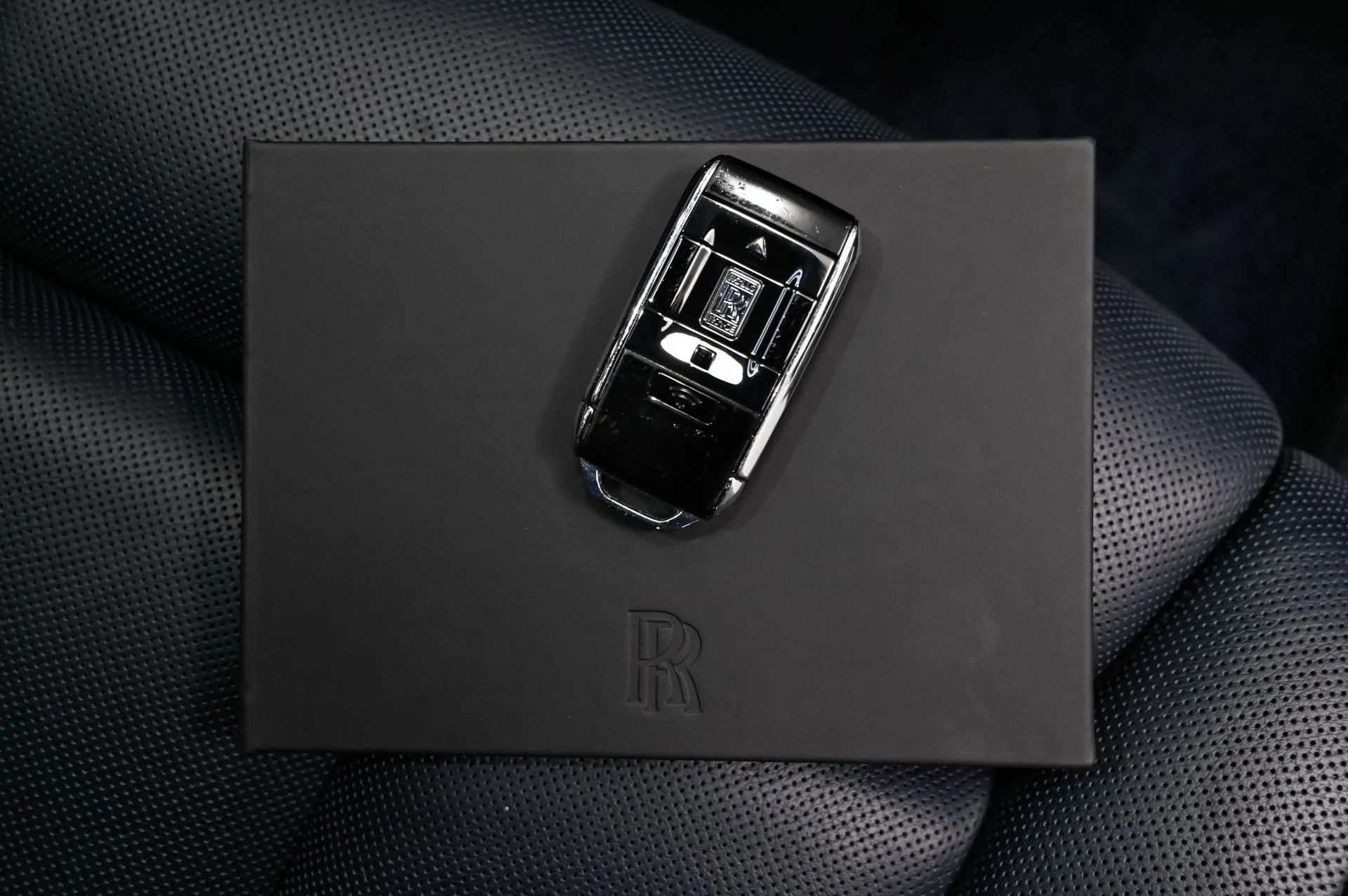 mph066_1102970353_Used_2021_Rolls_Royce_Ghost_Base_1788893132_dc6f1a5843