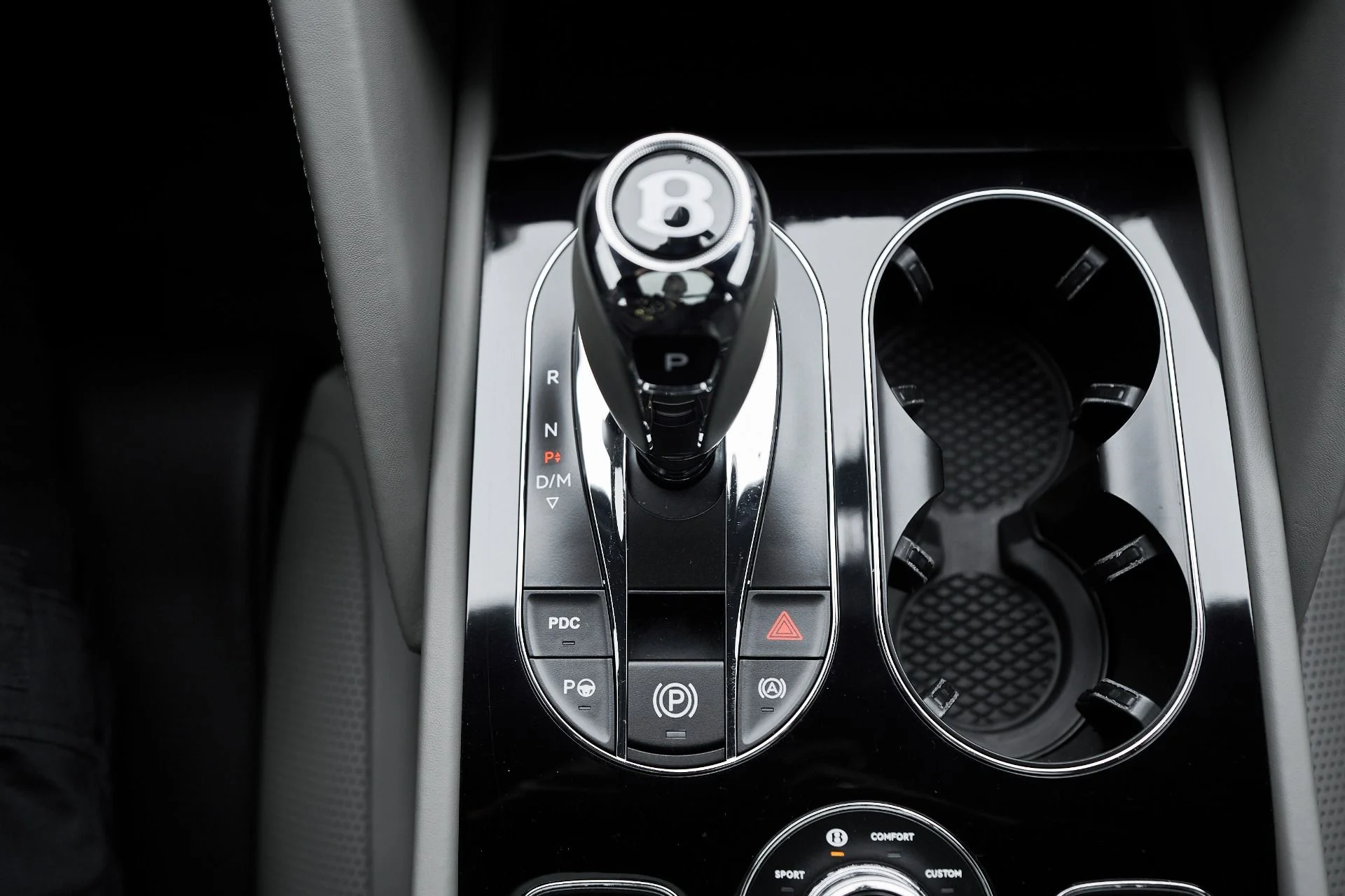 mph066_1125391725_Used_2023_Bentley_Bentayga_EWB_Azure_1763502583_21e8cce2ca