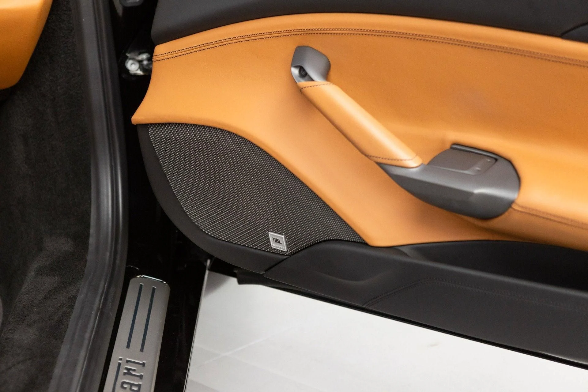 mph066_1148082404_Used_2017_Ferrari_488_Spider_1777367872_5a999a4d35