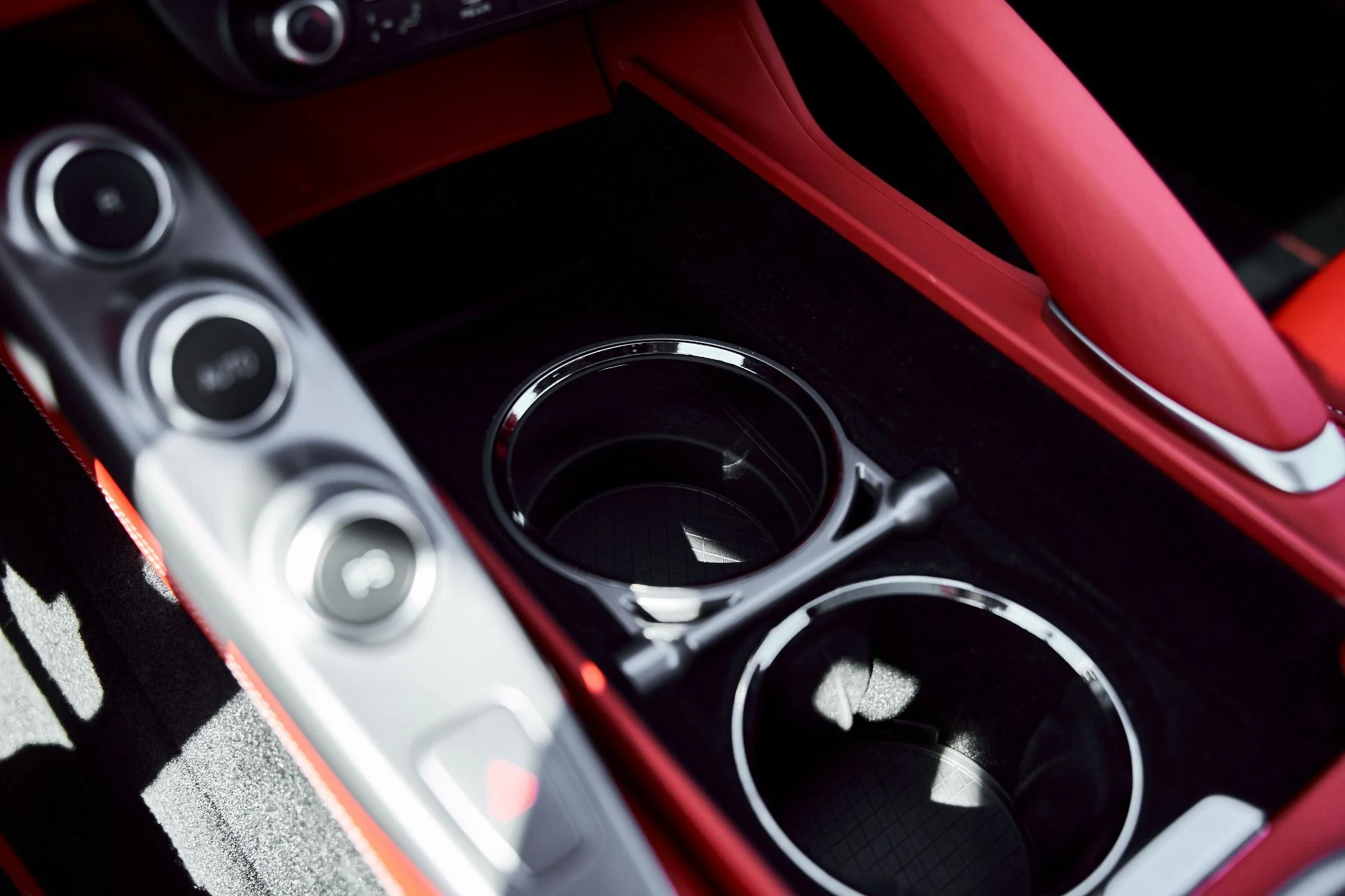 mph066_1151869666_Used_2020_Ferrari_GTC_4_Lusso_V12_1773162344_6d1a154015