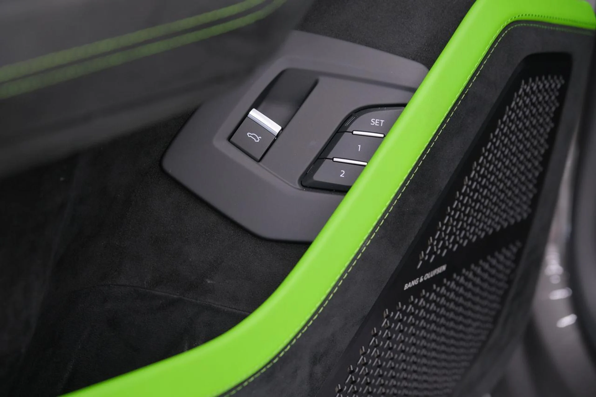 mph066_1158050623_e27485a7382676998252ea2c4ef82184_b32596f102