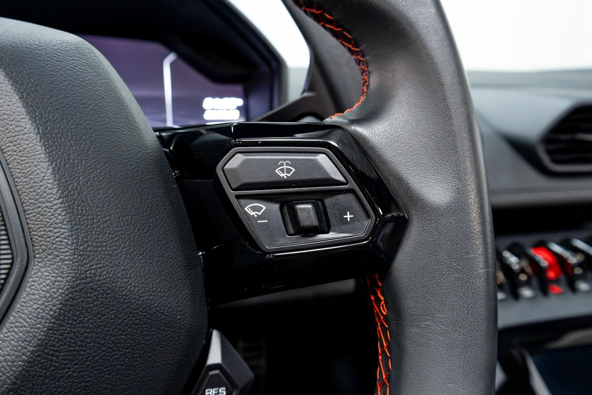 mph066_1159344183_Used_2020_Lamborghini_Huracan_EVO_1774302334_e3840ddbc4