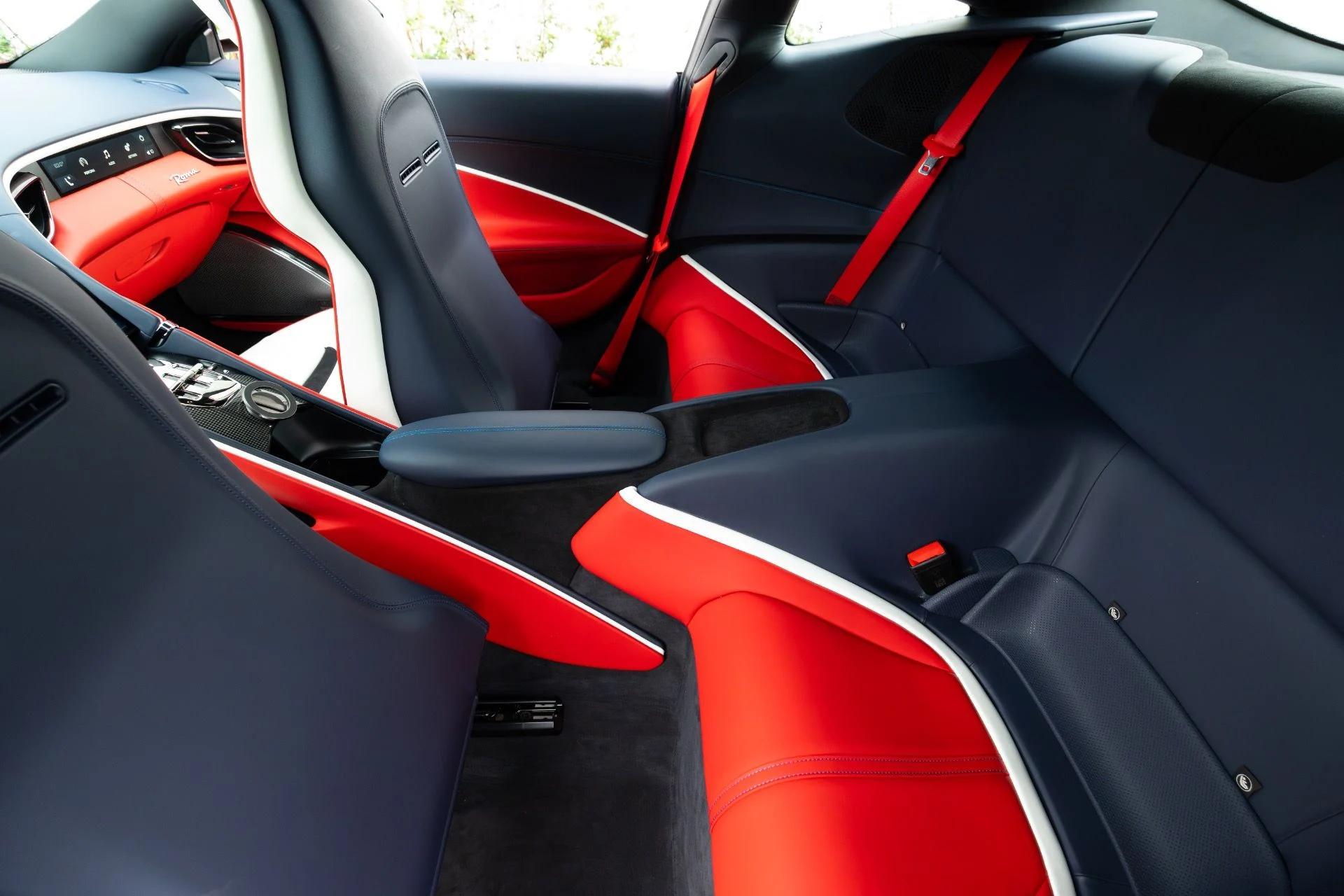 mph066_1189105231_Used_2023_Ferrari_Roma_1777005512_e6f6604469