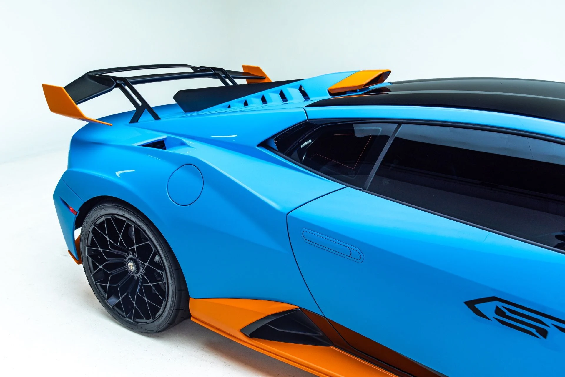 mph066_1206263029_Used_2024_Lamborghini_Huracan_STO_Alpha_10_Twin_Turbo_1786644416_e698913865