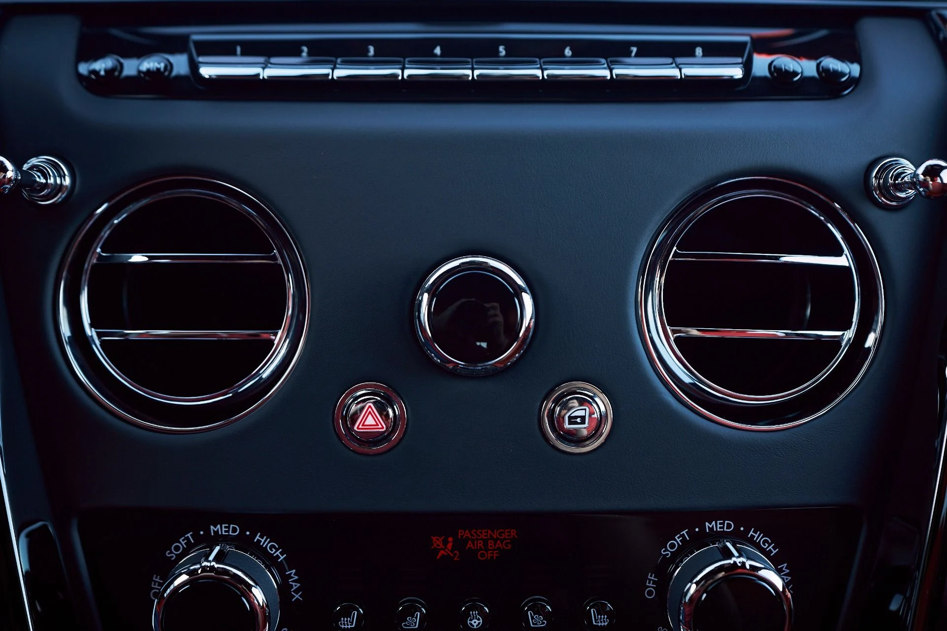 mph066_1218751753_Used_2025_Rolls_Royce_Cullinan_1775588178_a6ebb48670