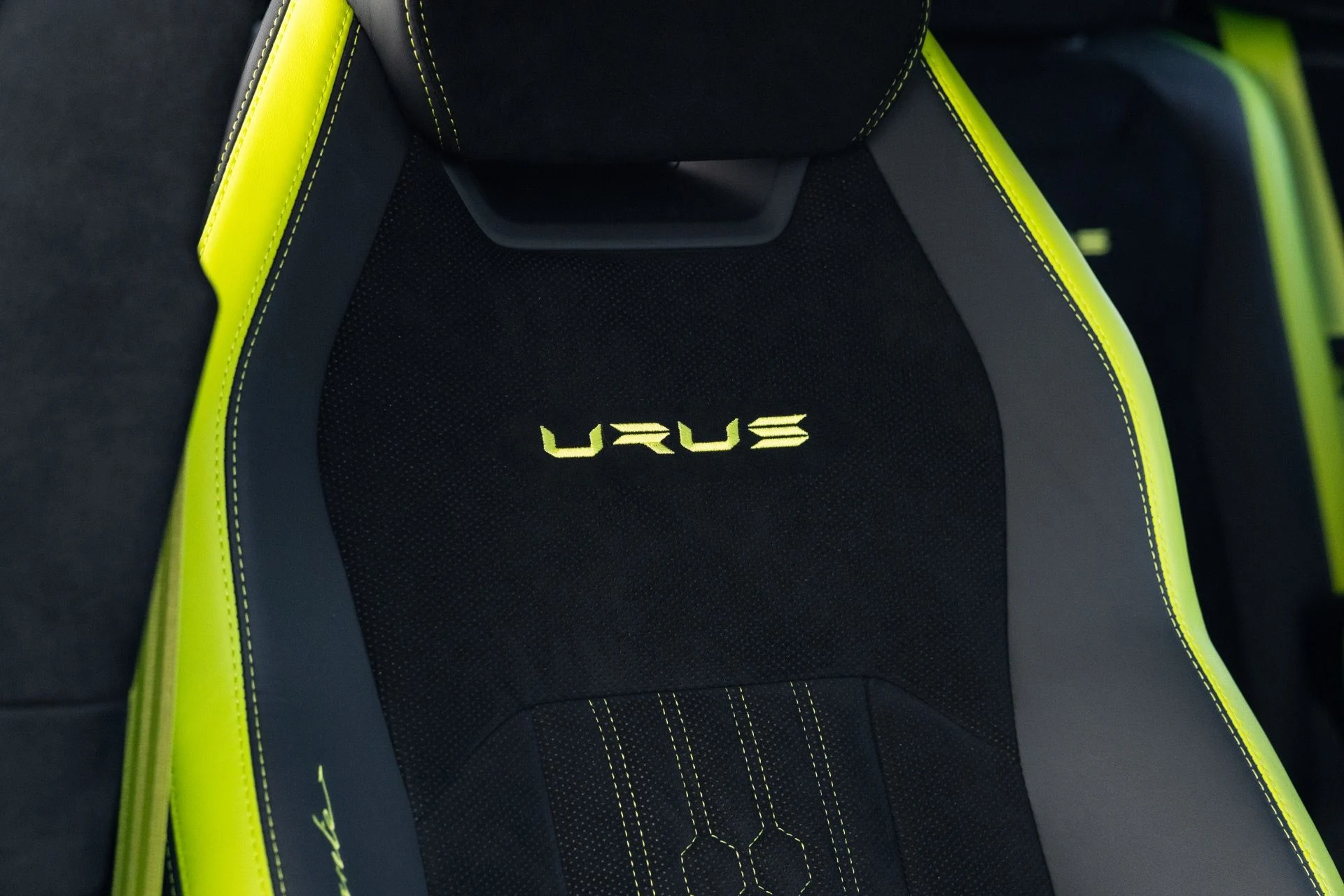 mph066_1240331904_Used_2023_Lamborghini_Urus_Performante_1771690657_70dcaaafab