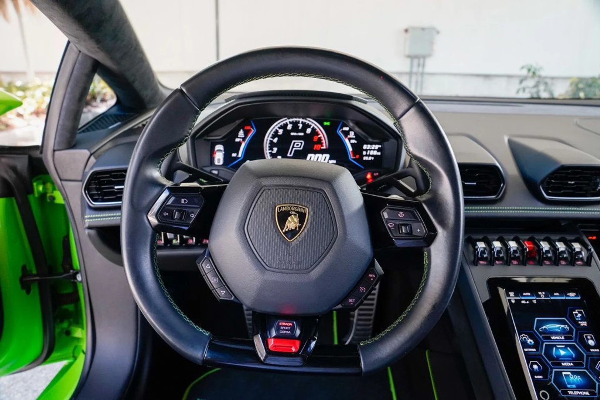mph066_1243770483_used_2020_lamborghini_huracan_evo_coupeawd_14354_22890839_67_1024_2f3fff7d87