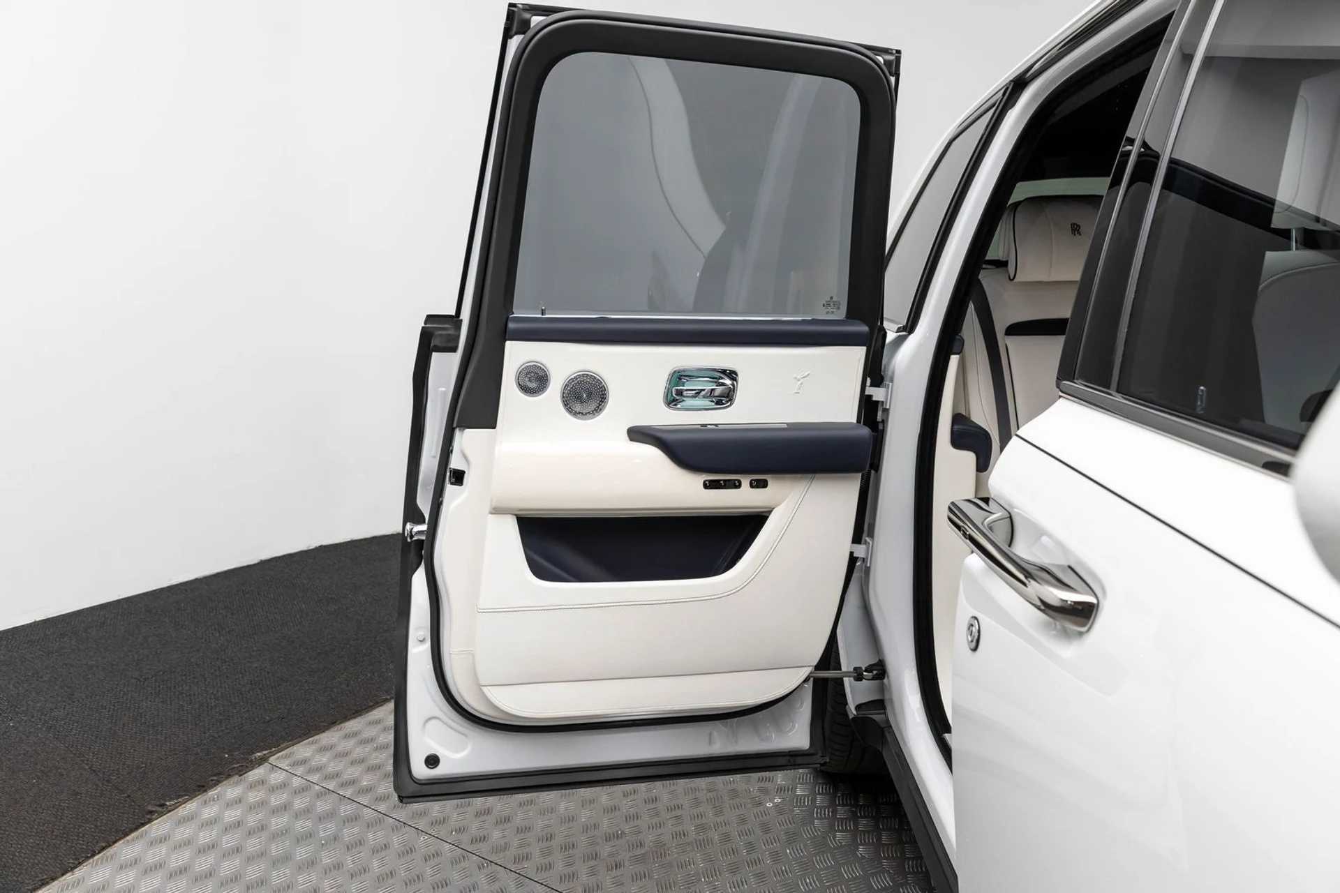 mph066_1301948202_67_384ed836dd