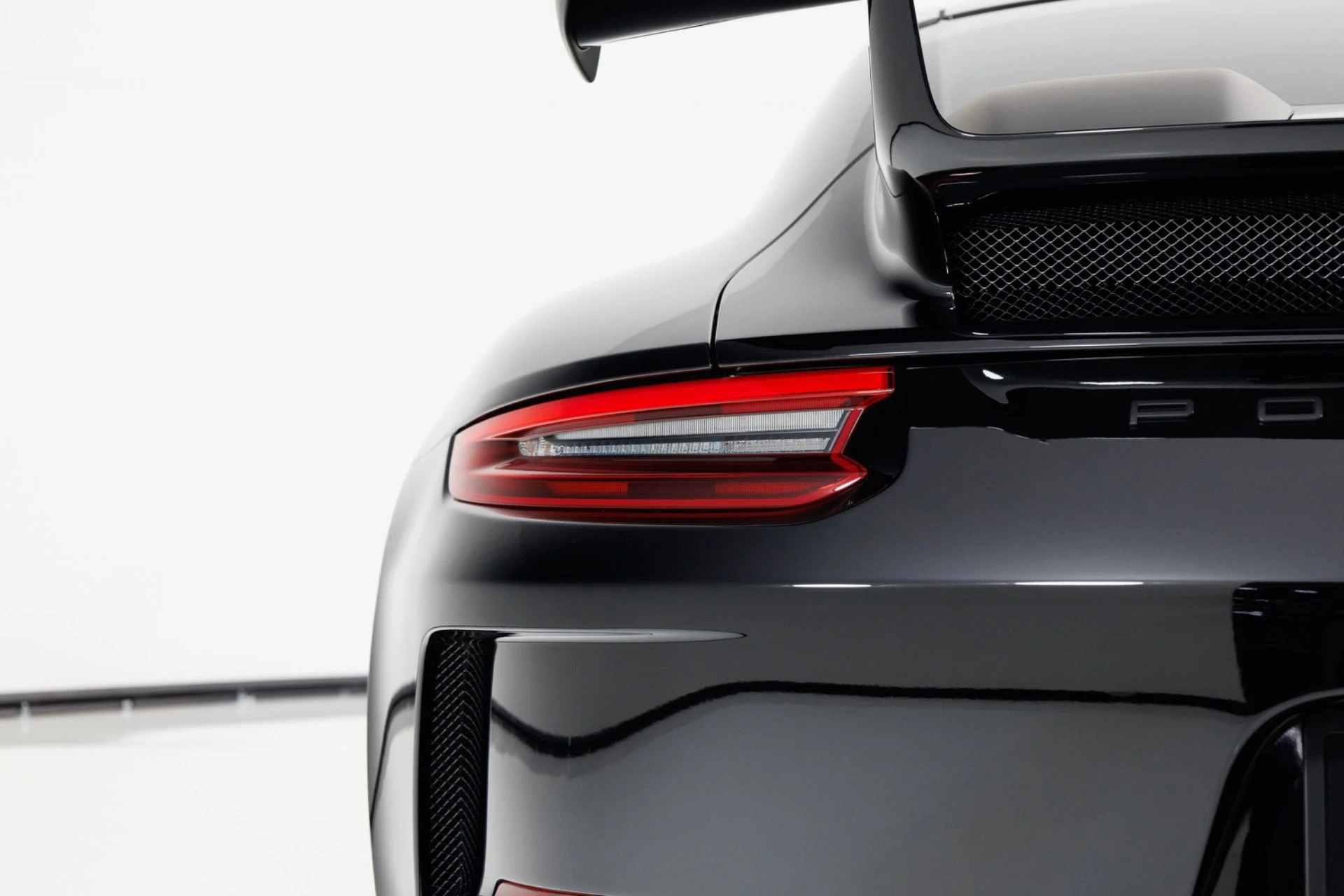 mph066_1305123473_Used_2018_Porsche_911_GT_3_1781025629_020cf4b3a1