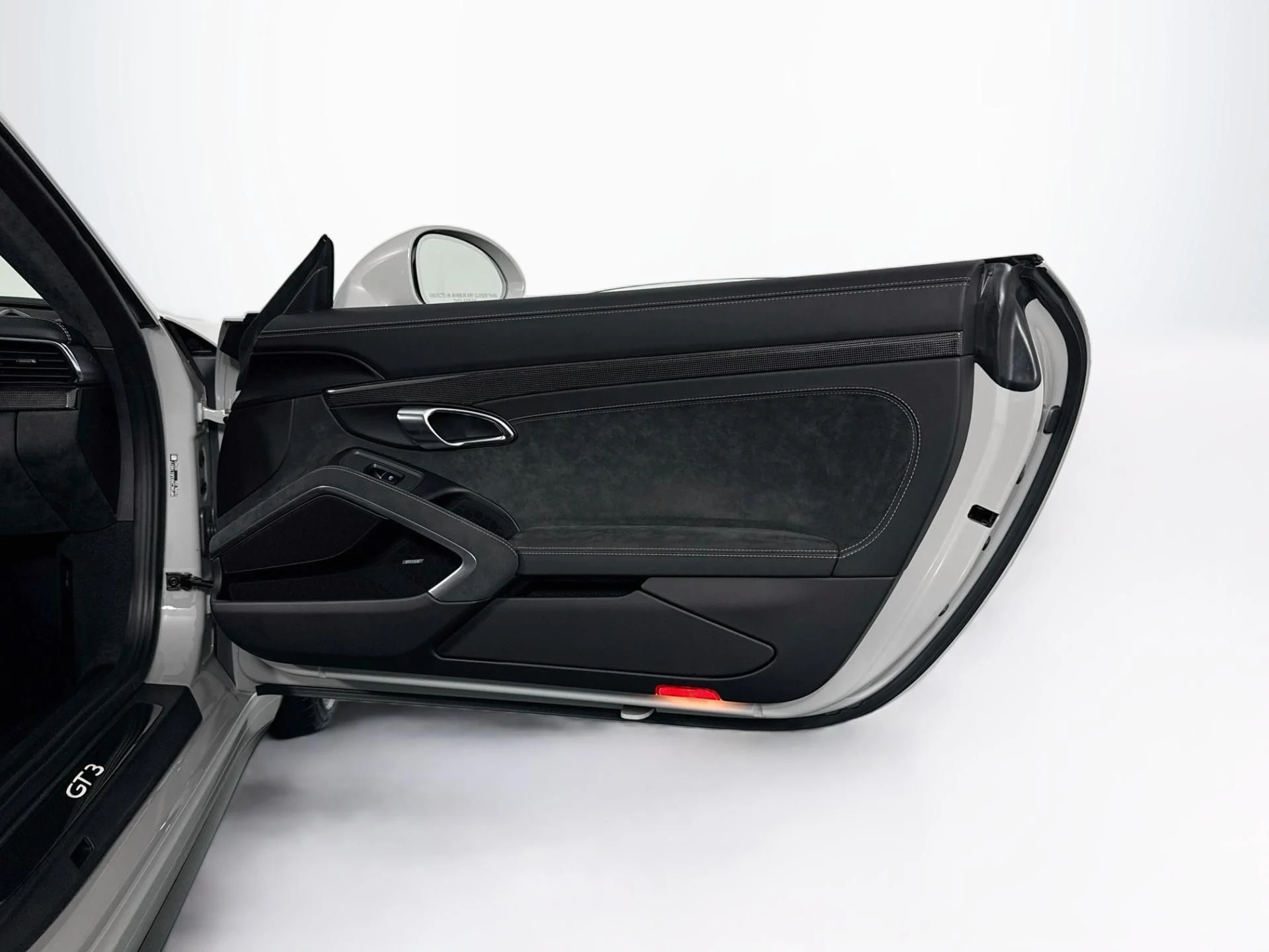 mph066_1341878390_Used_2018_Porsche_911_GT_3_1787596720_aeac119381