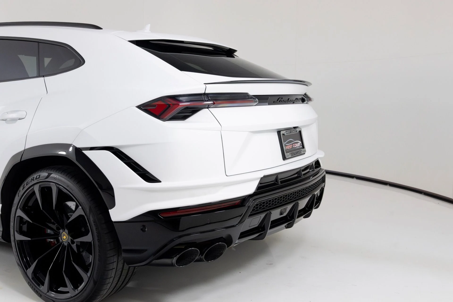 mph066_1448599549_Used_2024_Lamborghini_Urus_S_1765302068_edfe0b6850