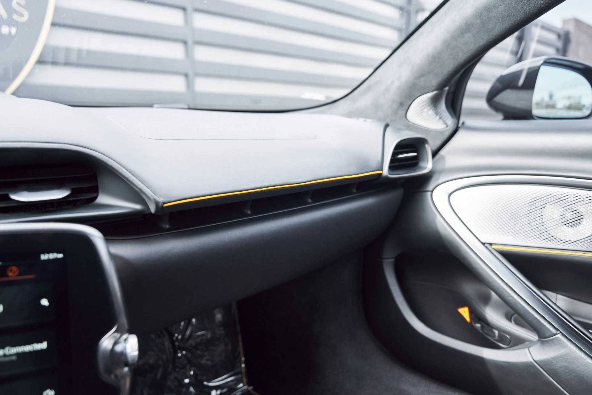 mph066_1492674726_Used_2023_Mc_Laren_Artura_1770833739_42491a301b