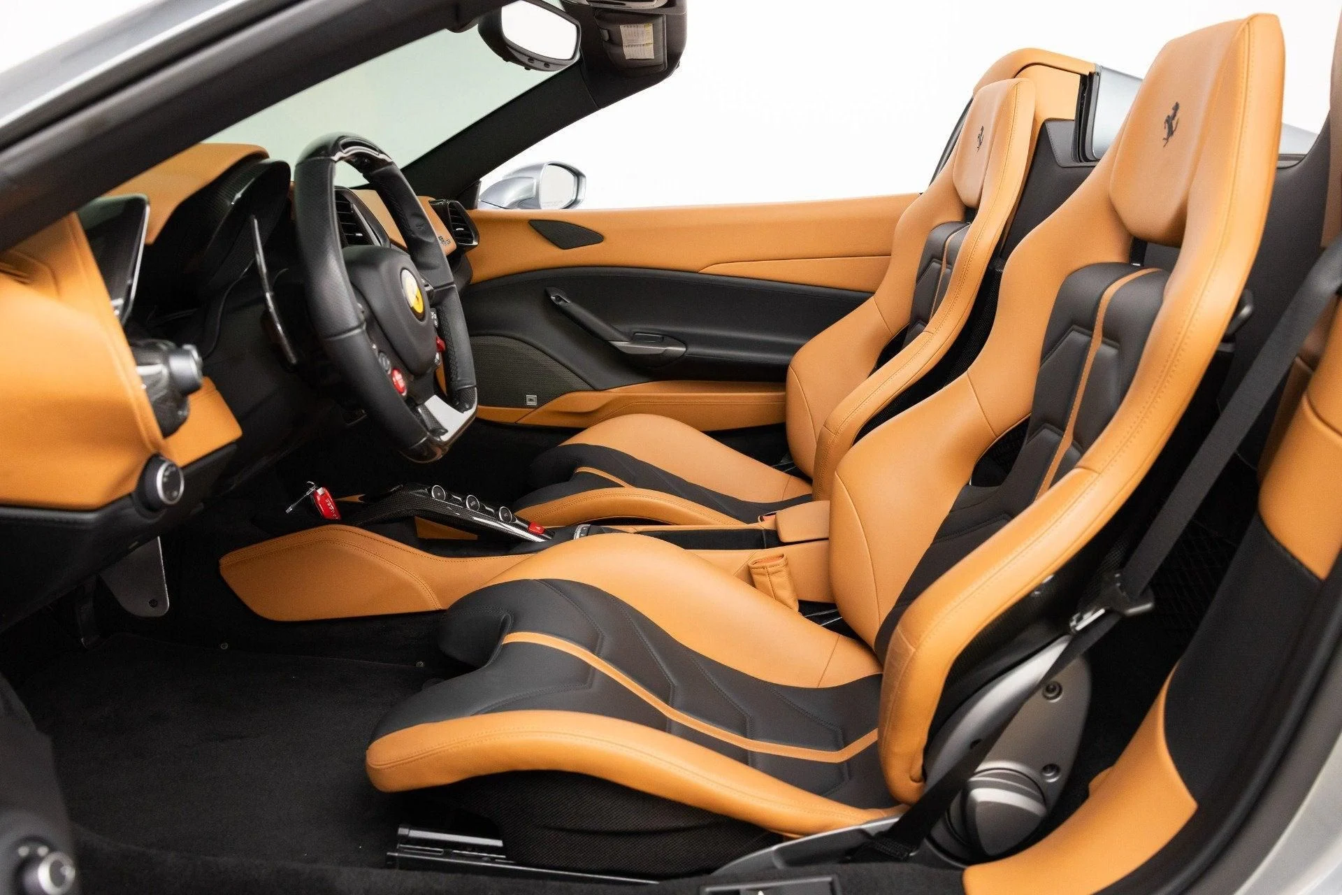 mph066_1537736339_Used_2017_Ferrari_488_Spider_1784891697_a6622fc50a