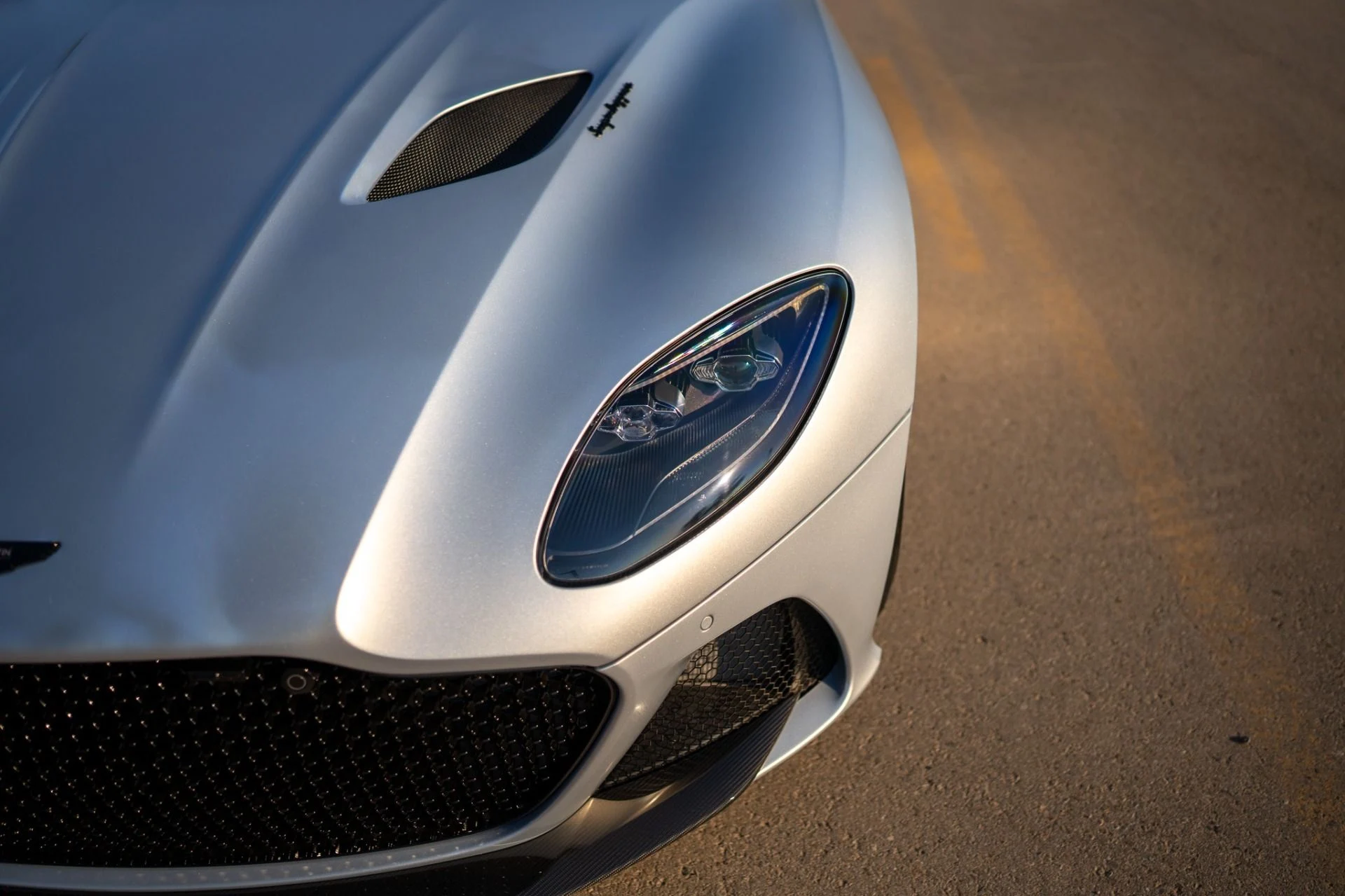 mph066_1563055271_Used_2020_Aston_Martin_DBS_Superleggera_1782927184_4a64997eb5