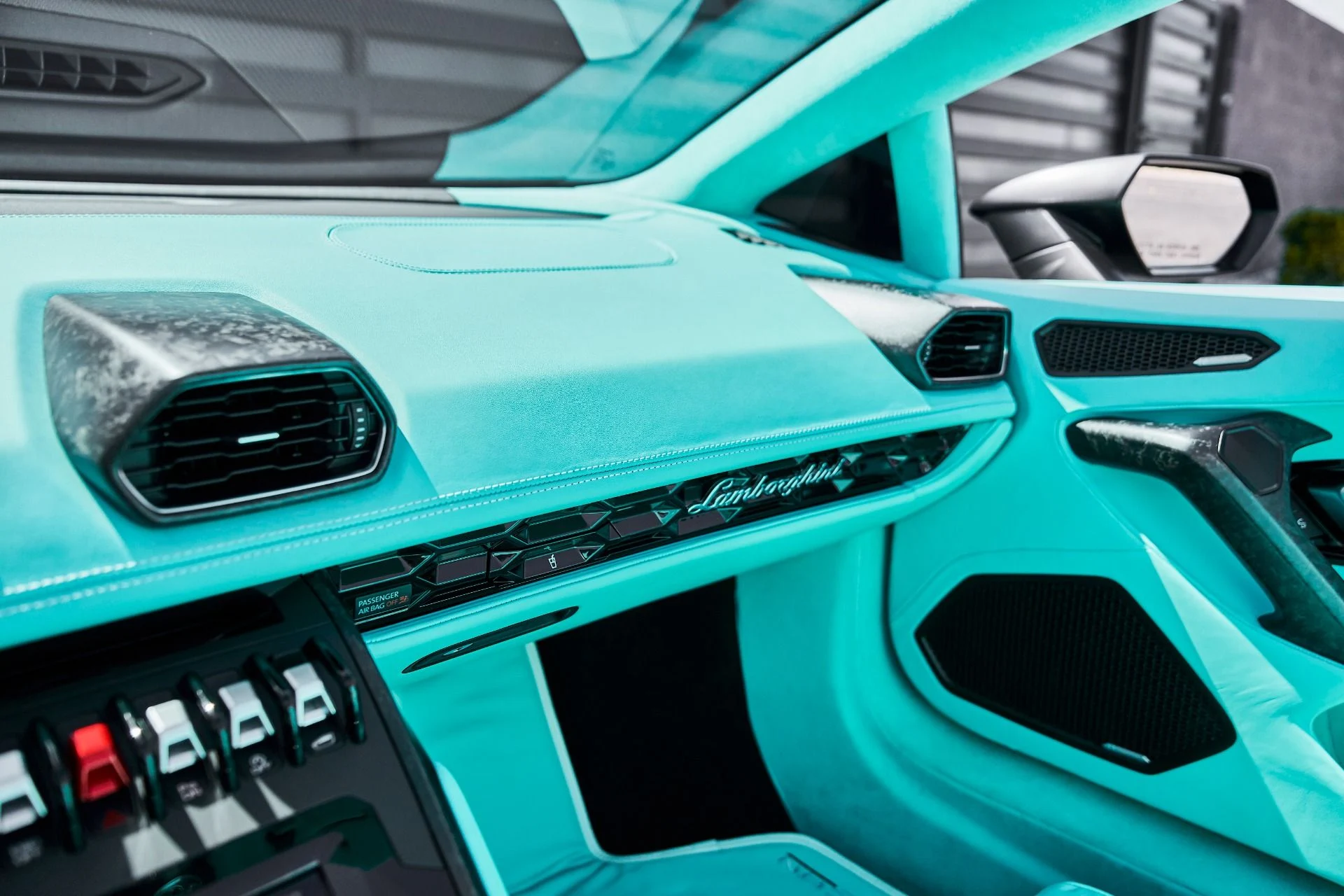 mph066_1573406647_Used_2022_Lamborghini_Huracan_EVO_Base_1779498827_e44ff0d4ff