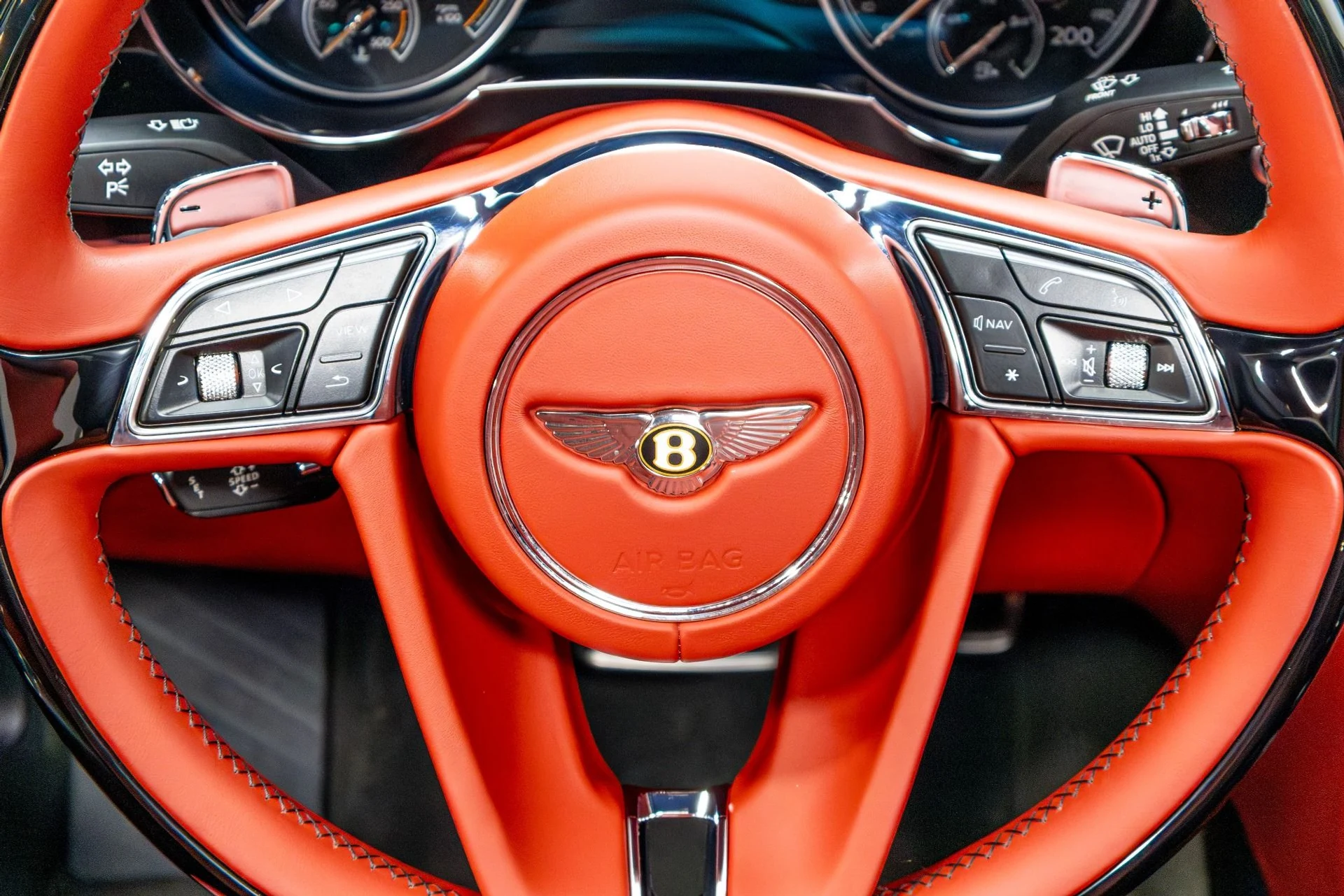 mph066_1600526118_Used_2020_Bentley_Bentayga_V8_1774292202_2035cffb1d