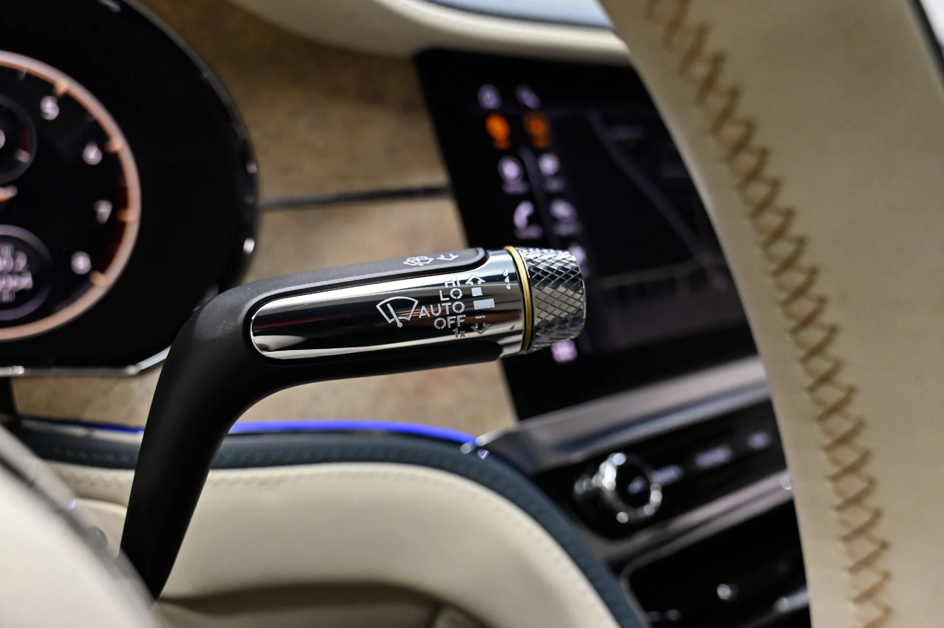 mph066_16054118_Used_2022_Bentley_Flying_Spur_V8_1790876824_f27b653cf7
