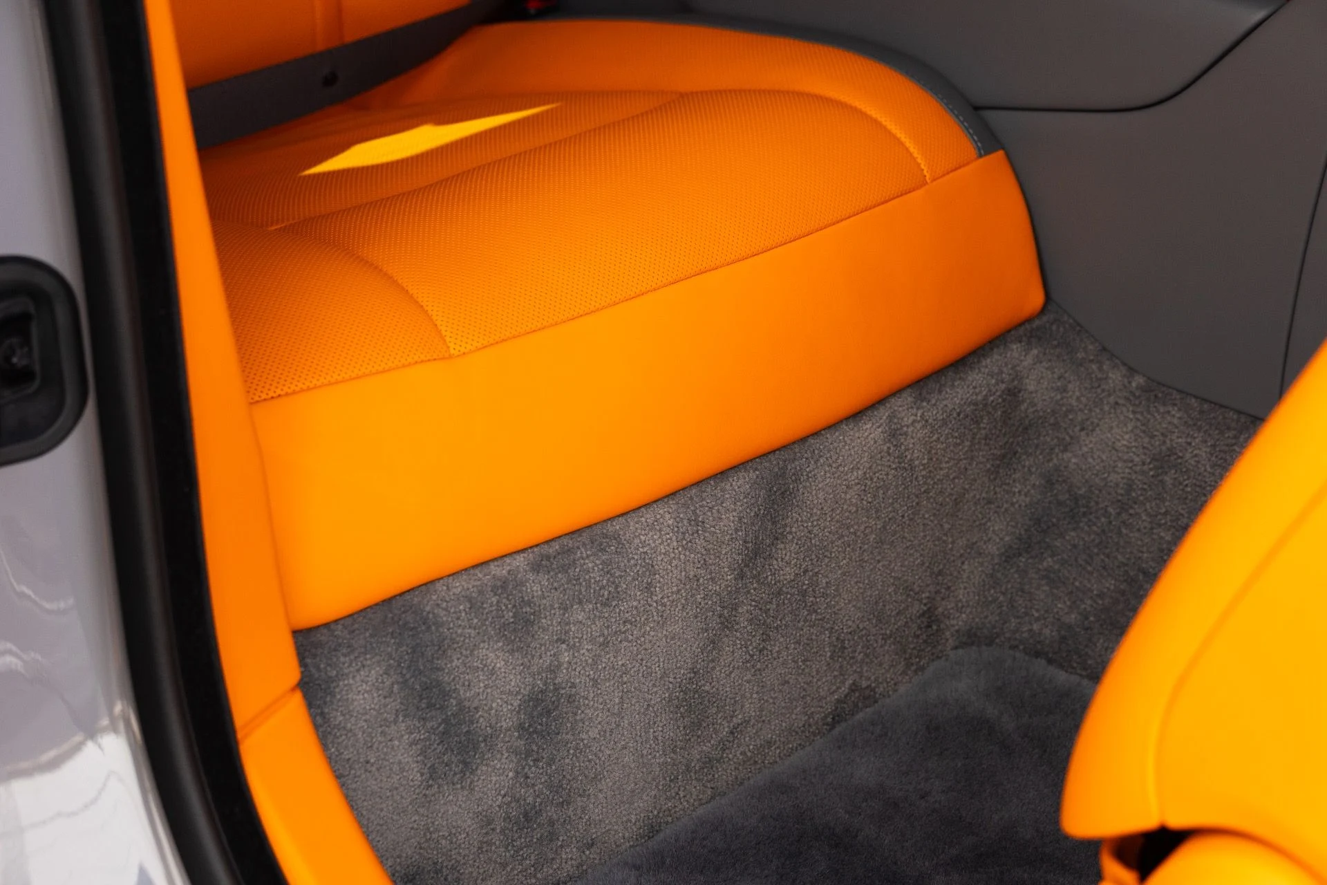 mph066_1633369139_Used_2024_Rolls_Royce_Spectre_1772250917_43e313c949