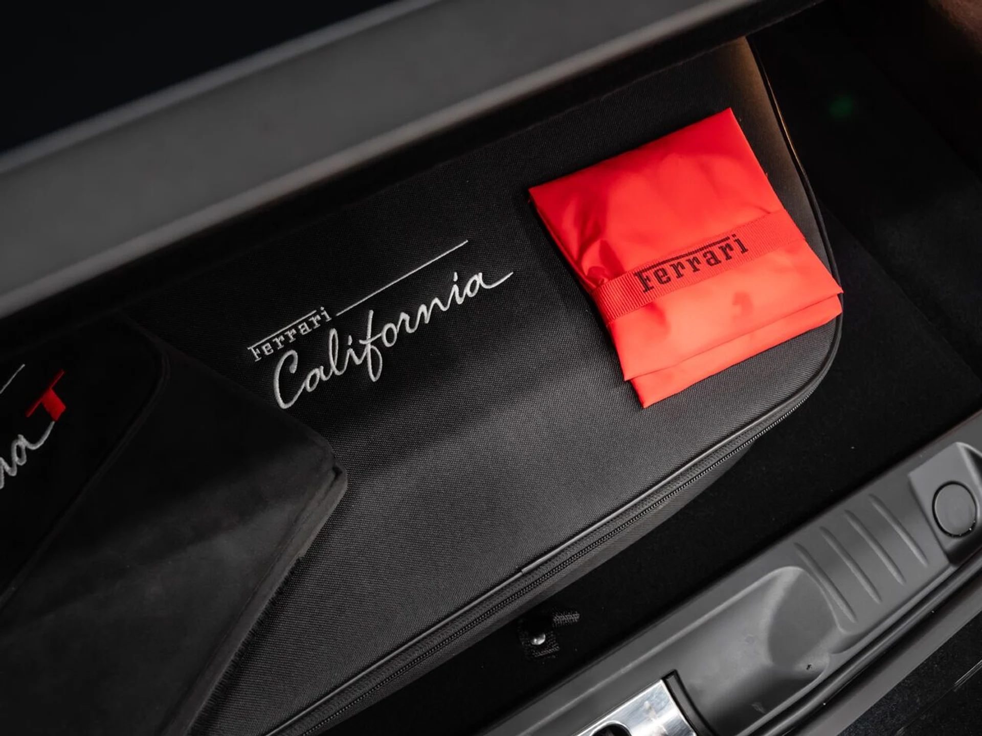 mph066_1634967892_ferrari_california_2015_a6aecdd614