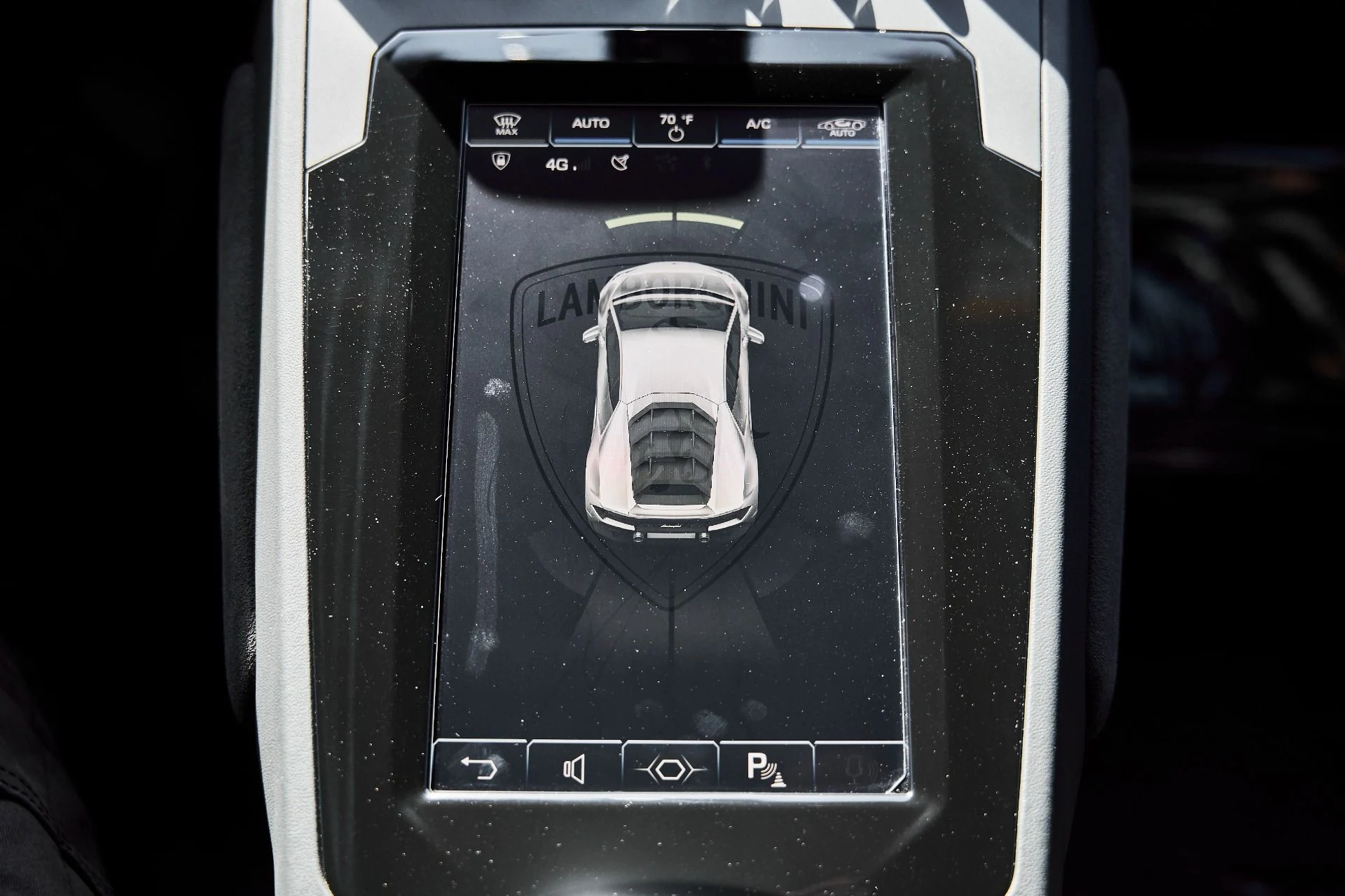 mph066_1681176479_Used_2020_Lamborghini_Huracan_EVO_Base_1777394892_66af119bb2