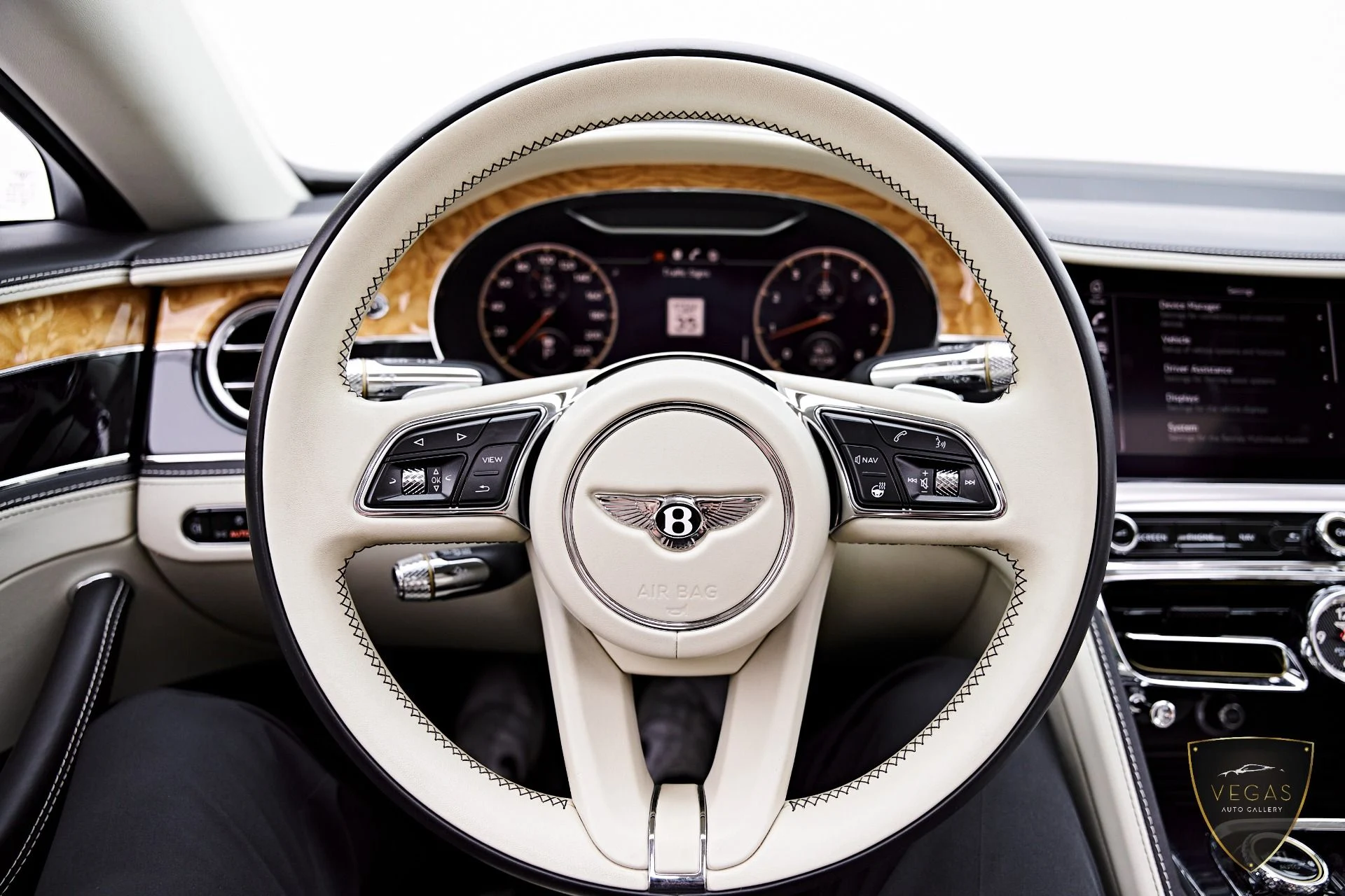 mph066_1688174470_Used_2022_Bentley_Flying_Spur_V8_1782495104_2c3478a53a