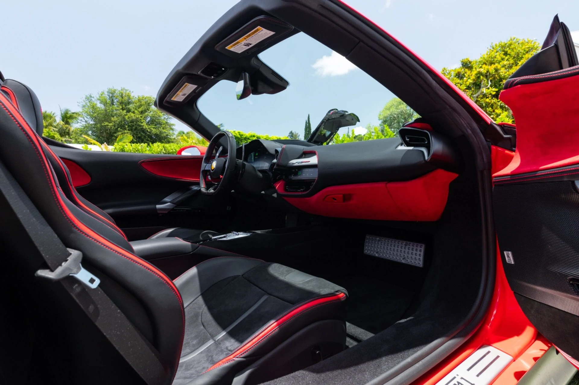 mph066_17089171_Used_2025_Ferrari_SF_90_Spider_1779242340_687331b059