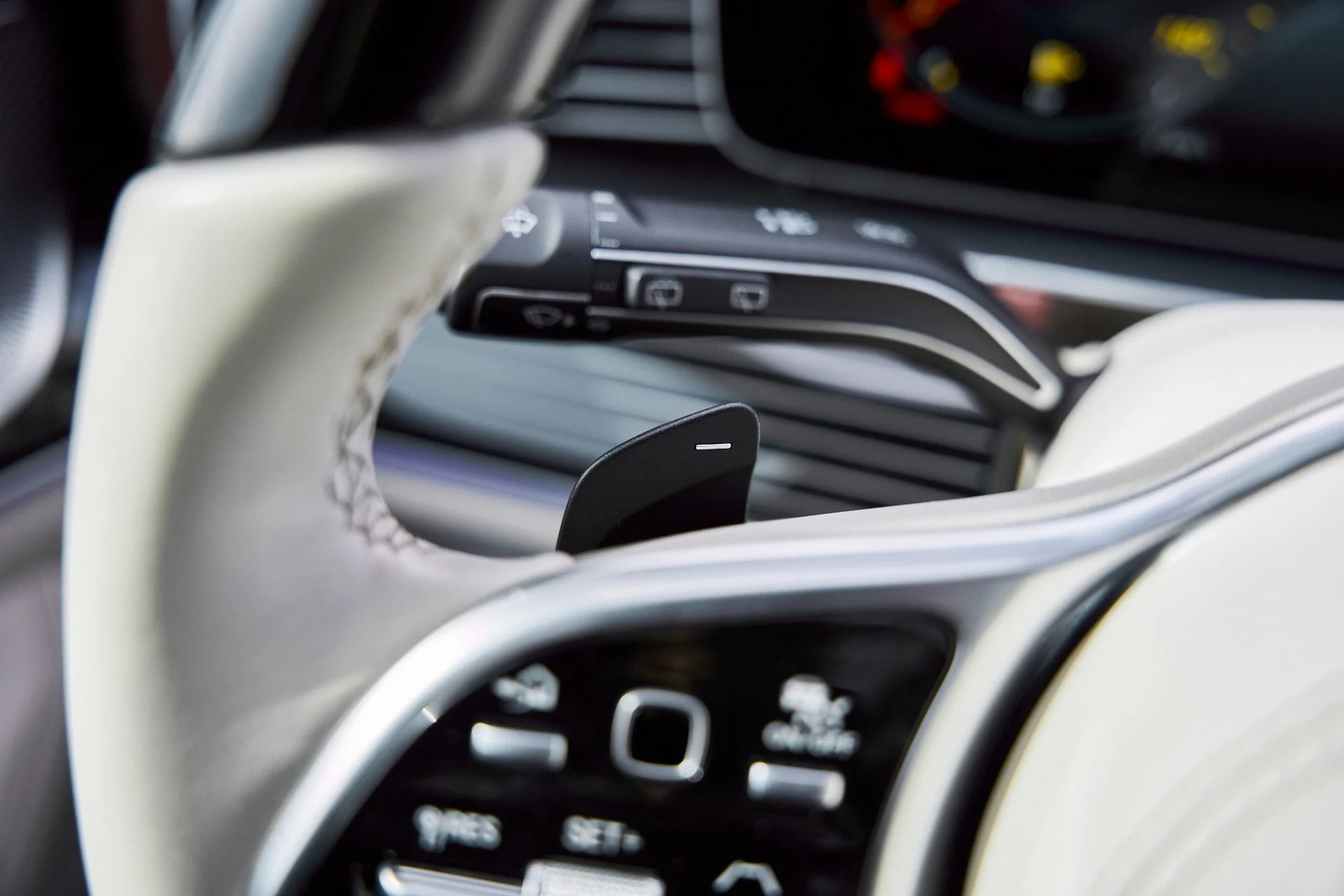 mph066_1713630428_Used_2022_Mercedes_Benz_GLS_Maybach_GLS_600_1769655689_90636252cf