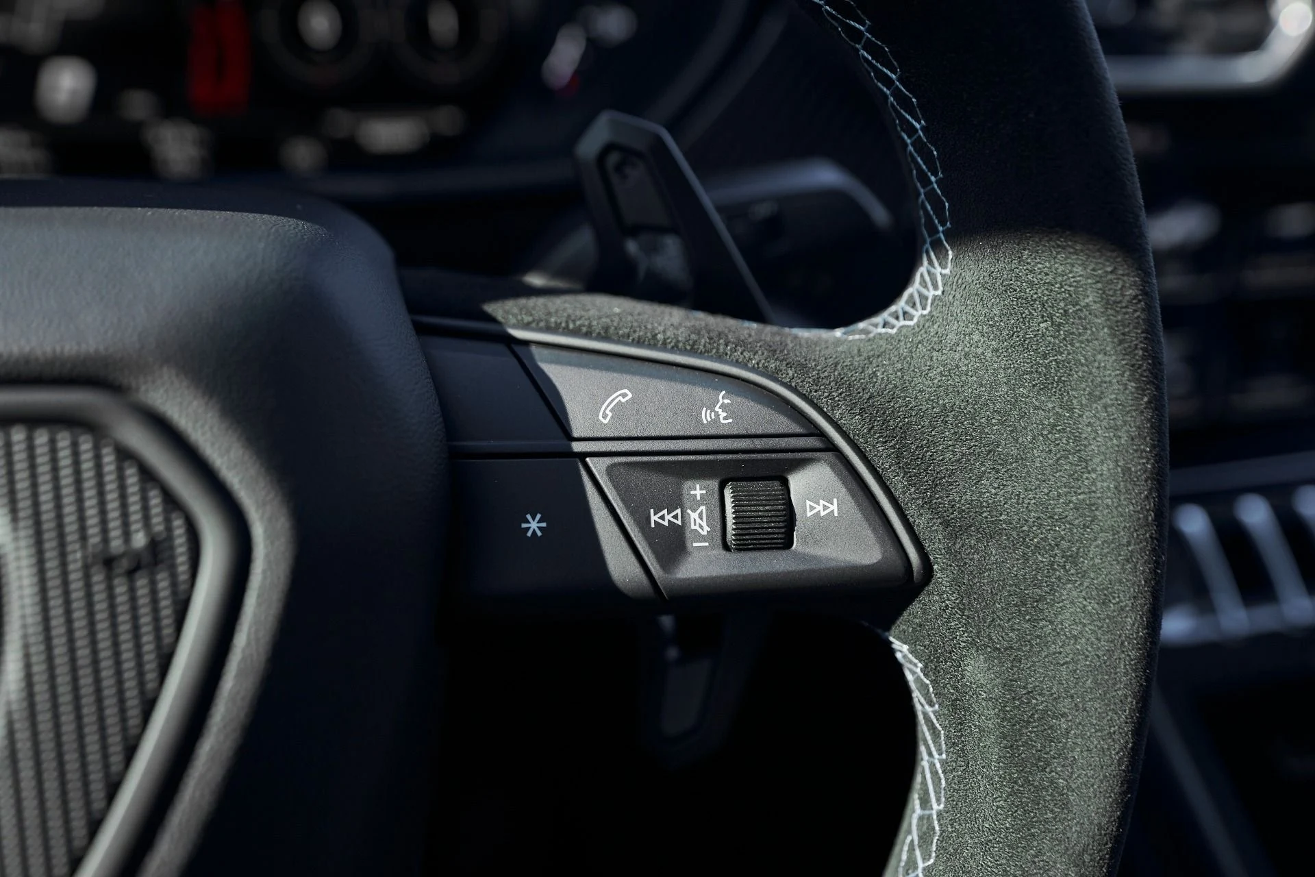 mph066_1755602271_Used_2024_Lamborghini_Urus_Performante_1764957690_2e15dd083c