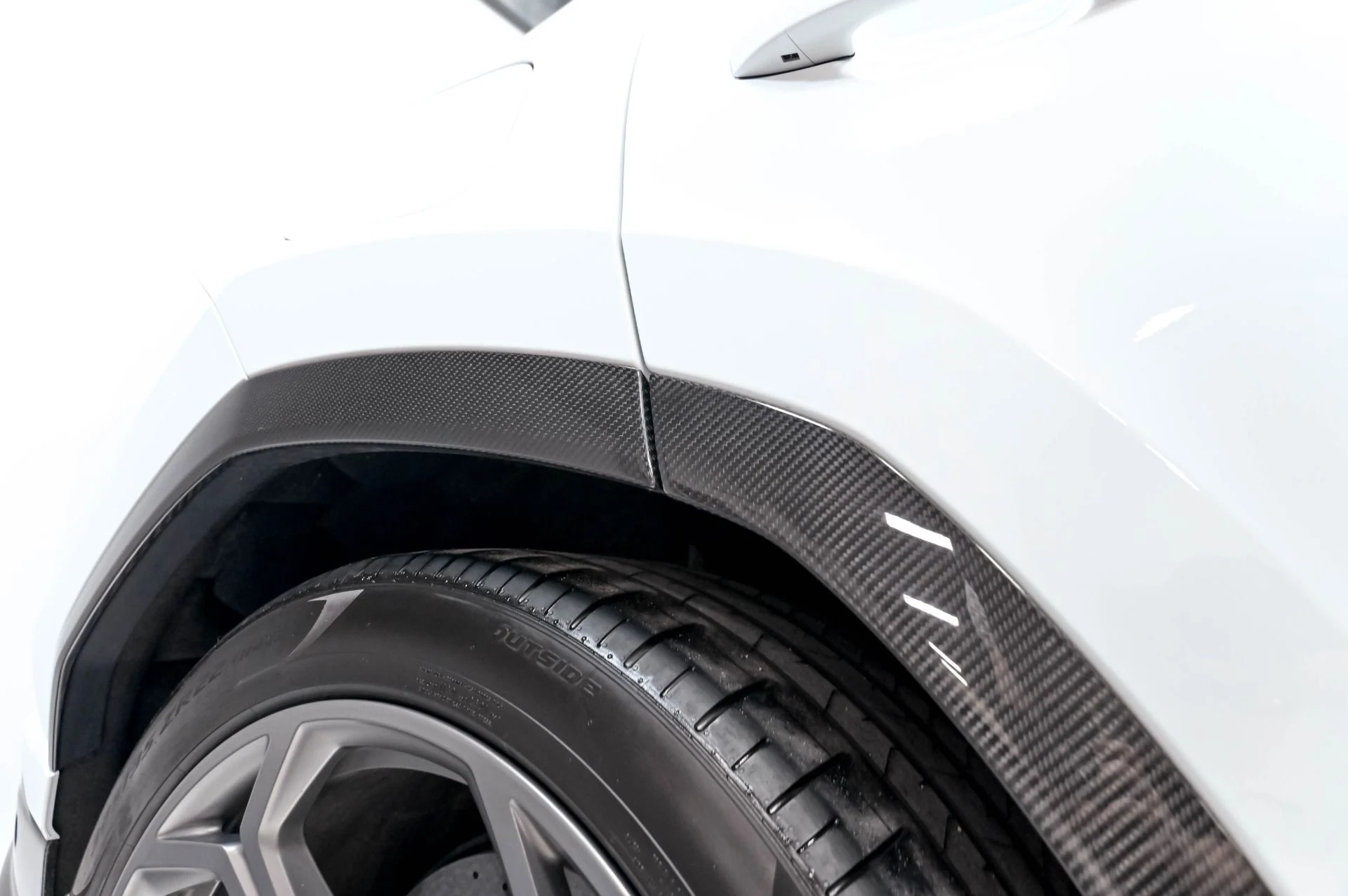 mph066_182427564_Used_2020_Lamborghini_Urus_1778528583_a0fb42f59d