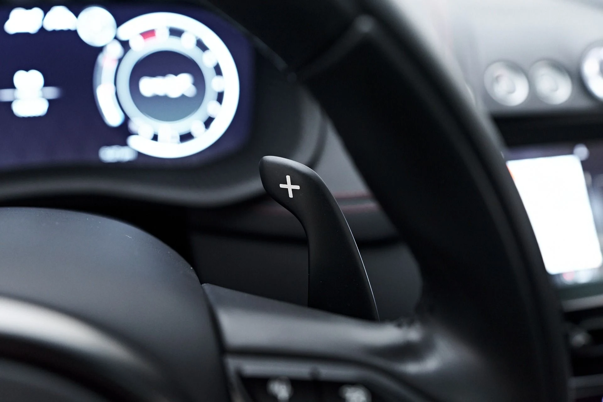 mph066_1831052945_Used_2023_Aston_Martin_DBX_707_1754786768_f5c80df1c0