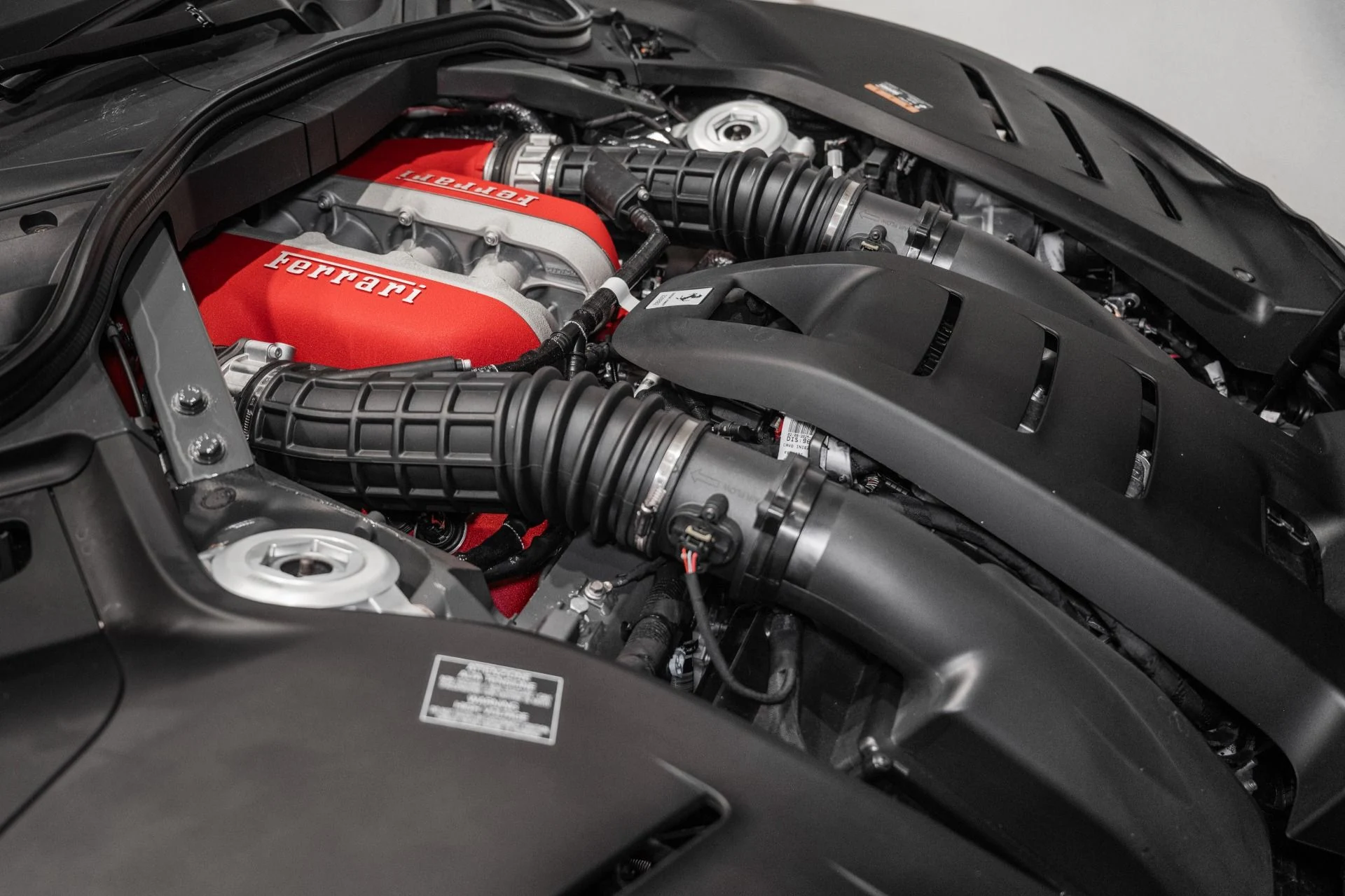 mph066_1861902613_Used_2026_Ferrari_Purosangue_1781276240_ae64378db1
