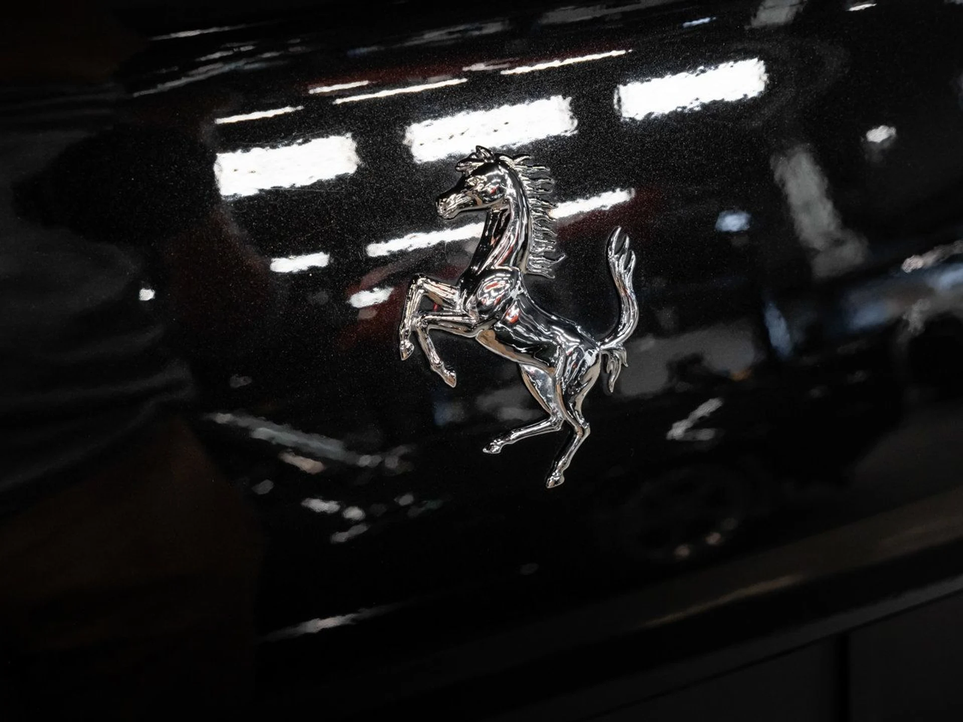 mph066_191246570_ferrari_california_2011_5283e2977c