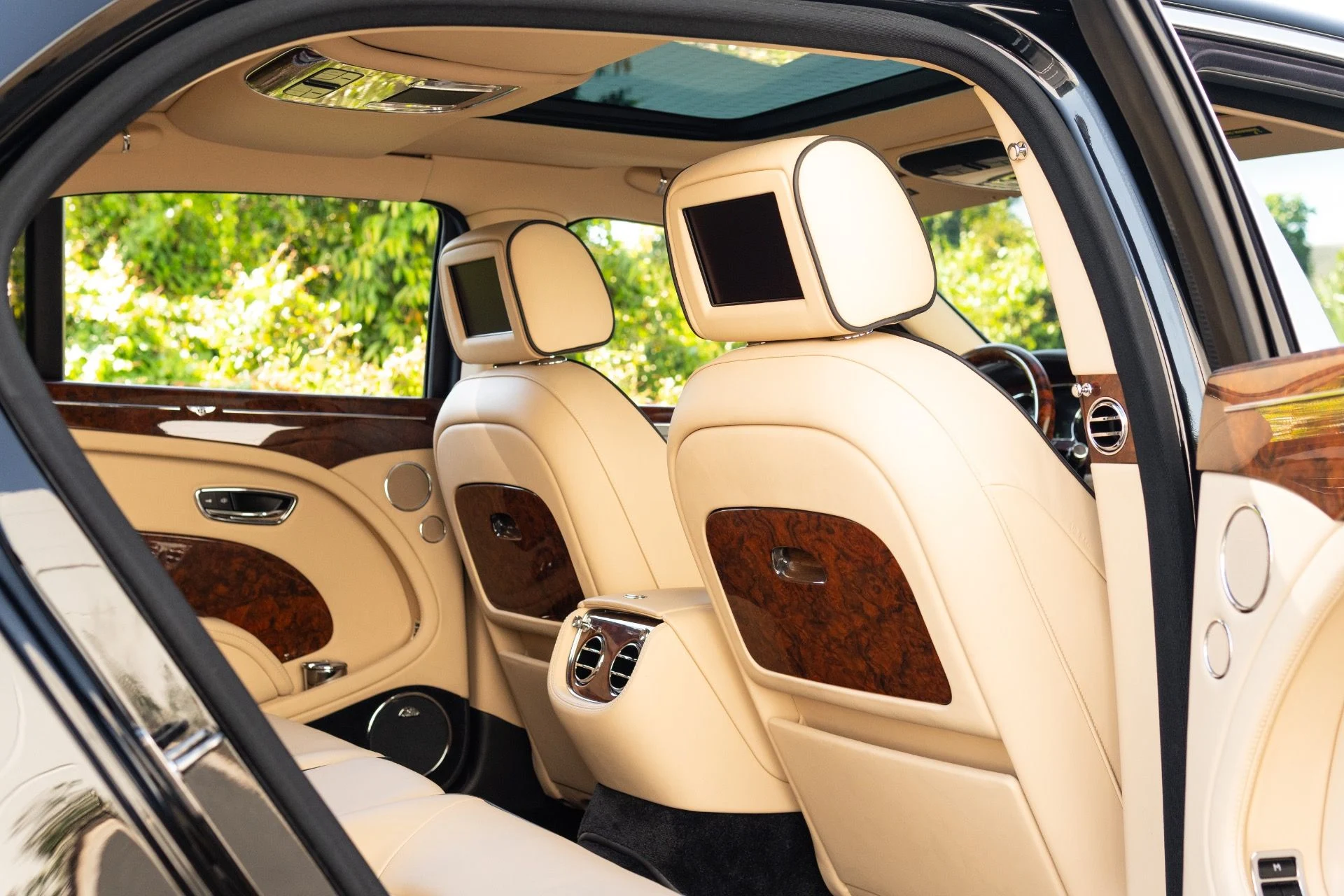 mph066_1968753893_Used_2014_Bentley_Mulsanne_1774576298_c41822789b