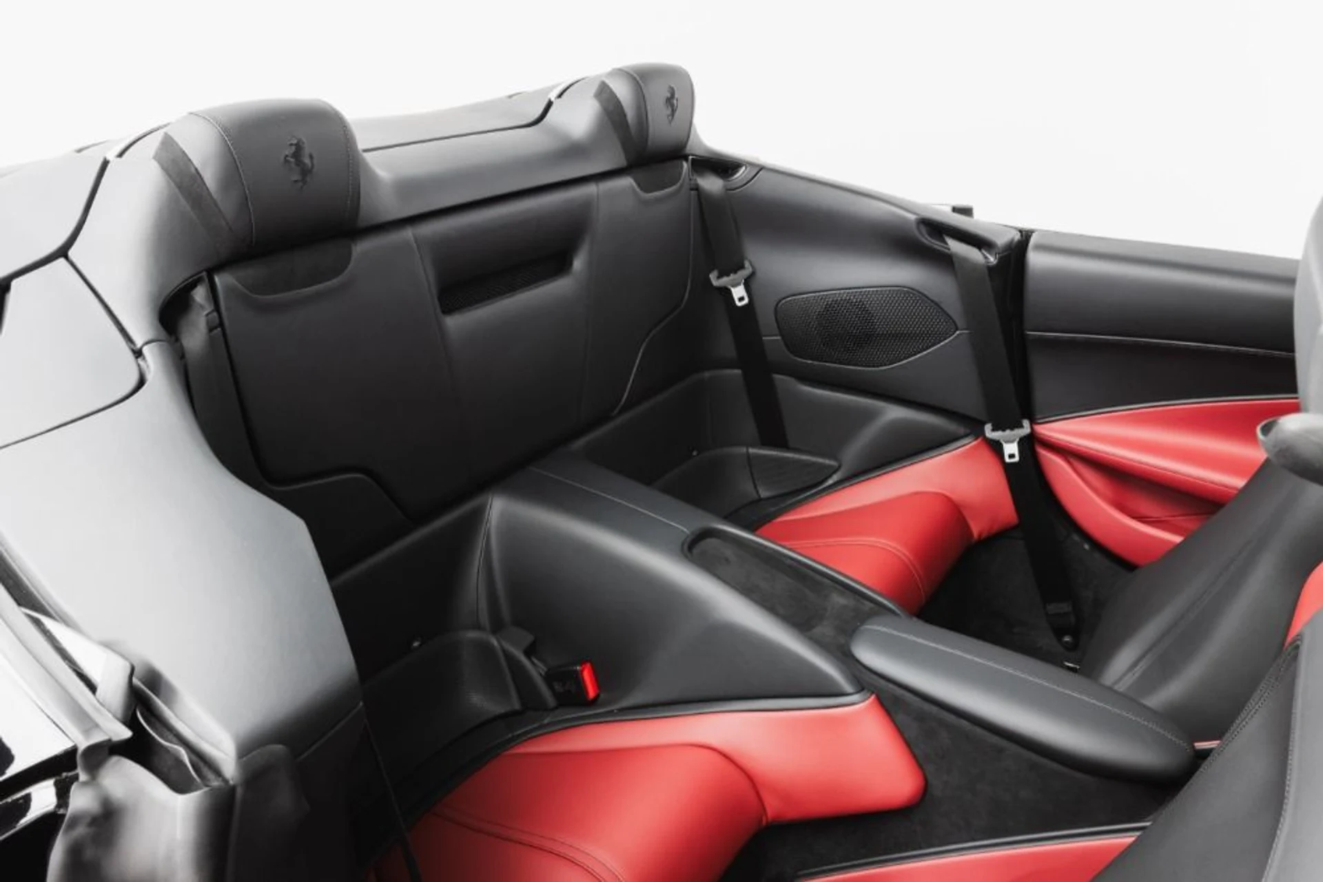 mph066_2008519327_Used_2024_Ferrari_Roma_Spider_814c2c2746