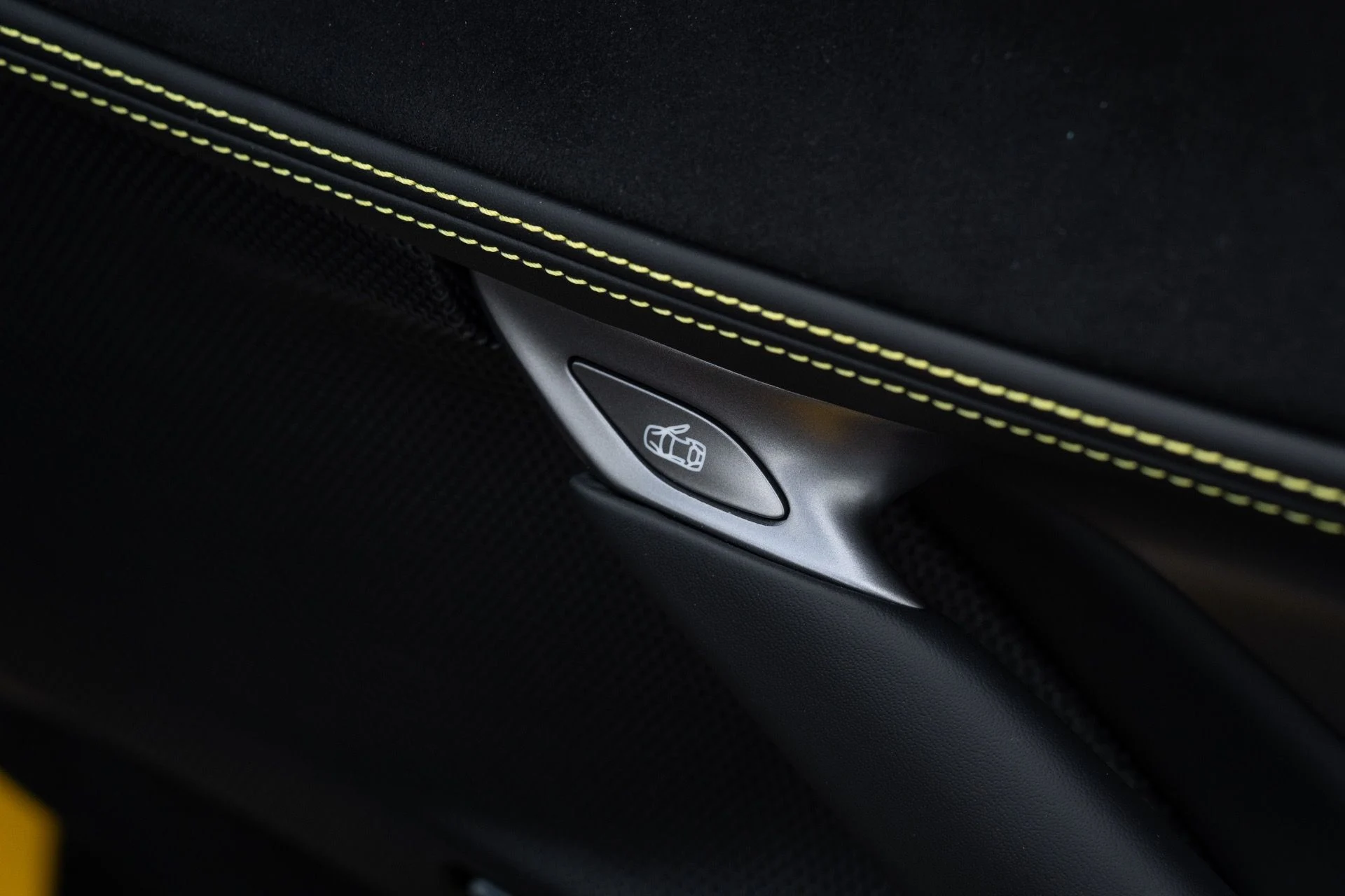 mph066_201714220_Used_2025_Ferrari_SF_90_Spider_1772646640_2f2fca9199