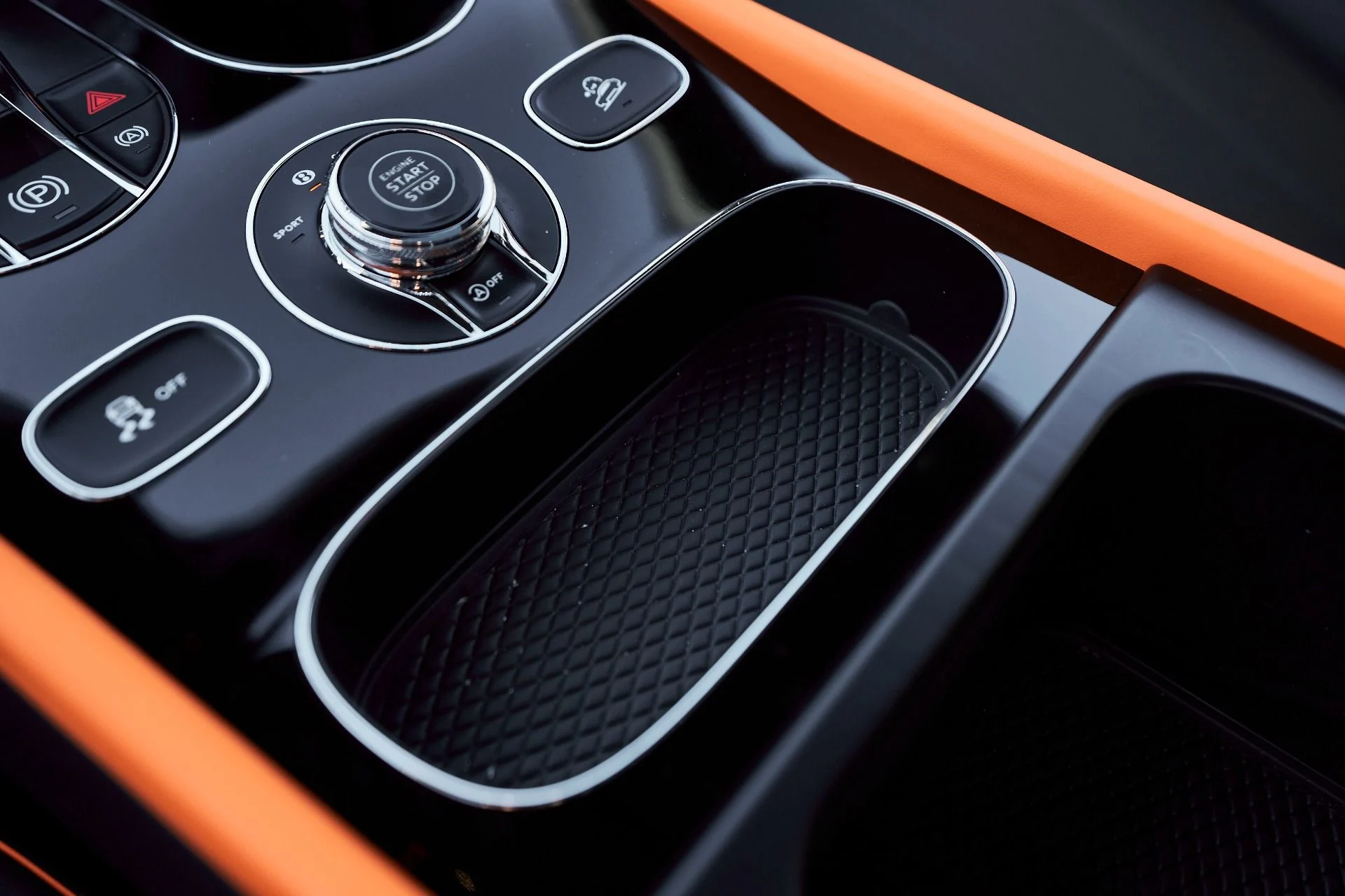 mph066_2115049311_Used_2025_Bentley_Bentayga_S_Black_Edition_1764904275_ee768d3310