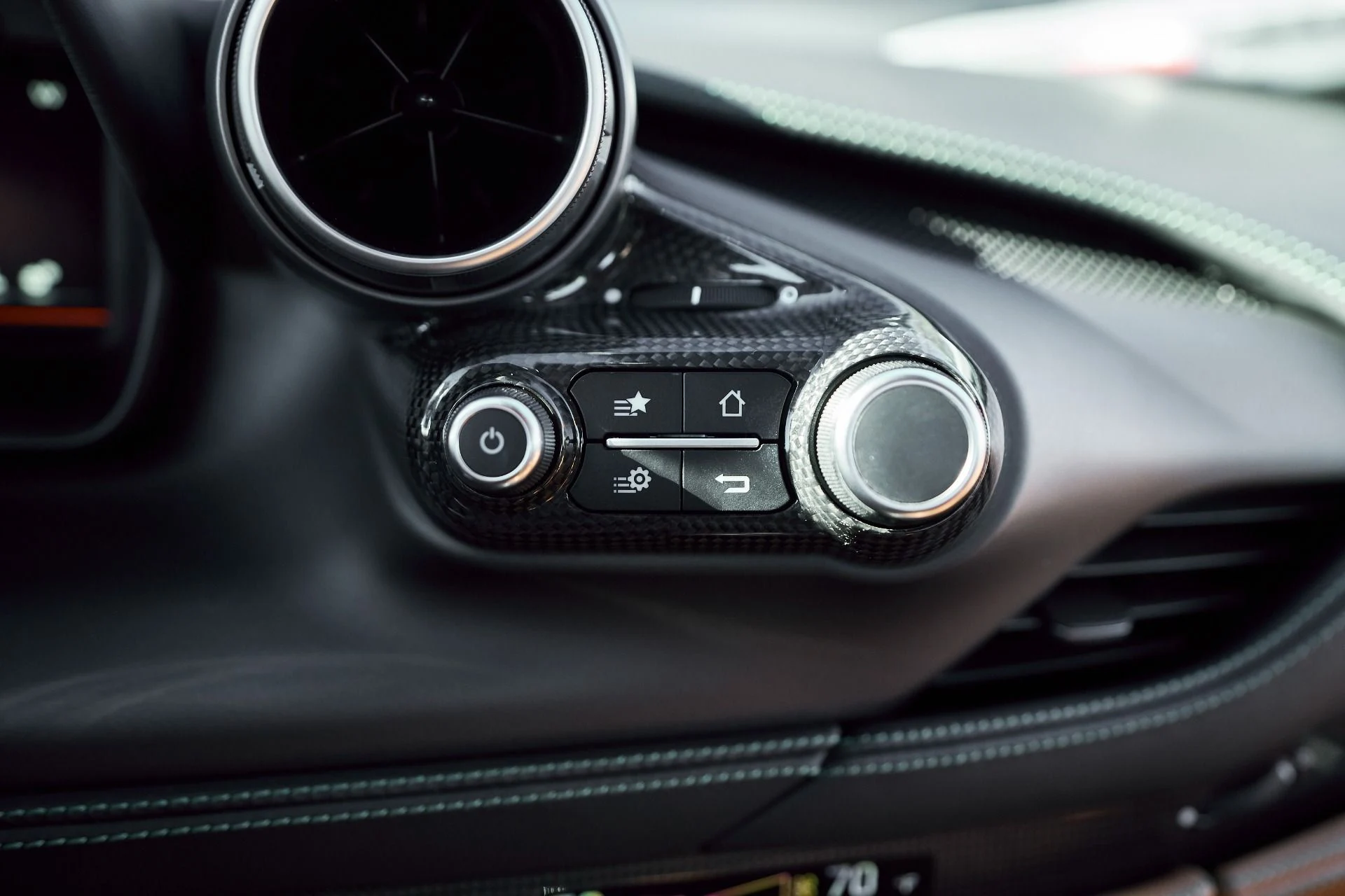 mph066_2116657833_Used_2022_Ferrari_F8_Tributo_Base_1765662181_0b562ff9e8