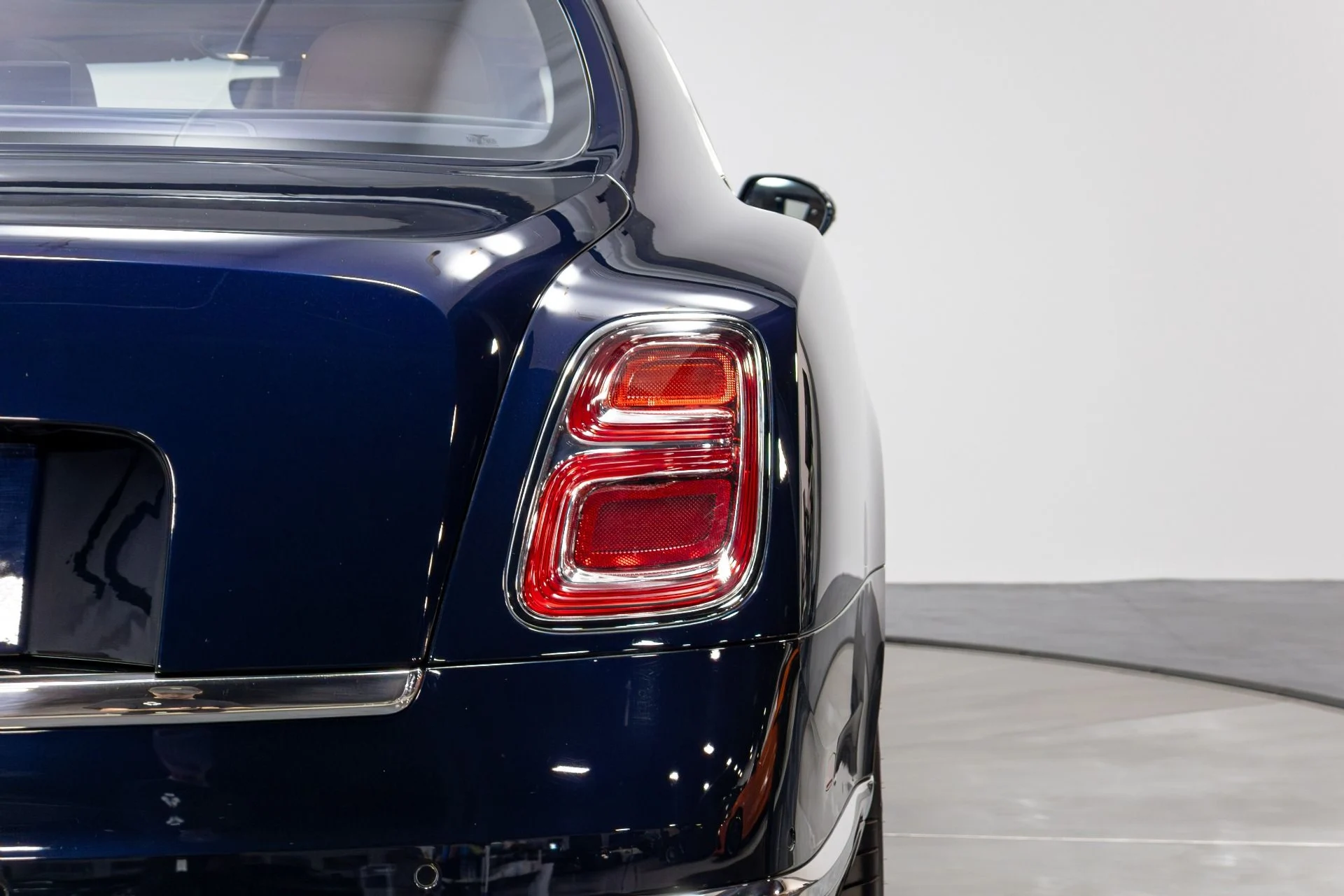 mph066_2129906219_Used_2017_Bentley_Mulsanne_1775514187_929b31c736