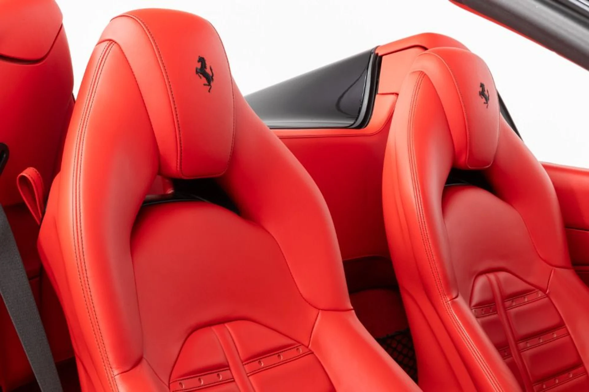 mph066_2209757774_Used_2021_Ferrari_F8_Spider_fe55774a64