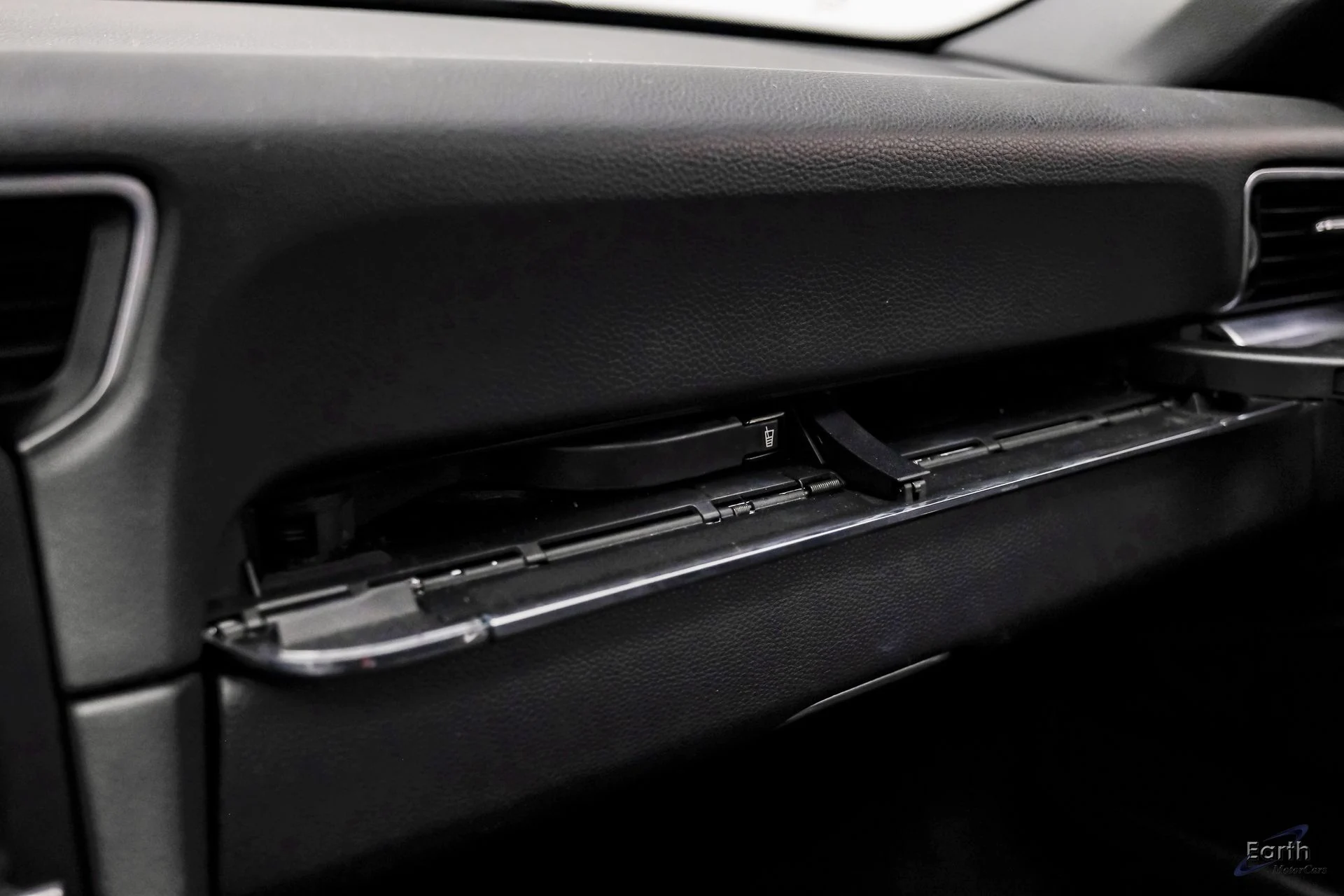 mph066_2240543003_ff86b24305e7cf1340026a0333203bf5x_64905939c5