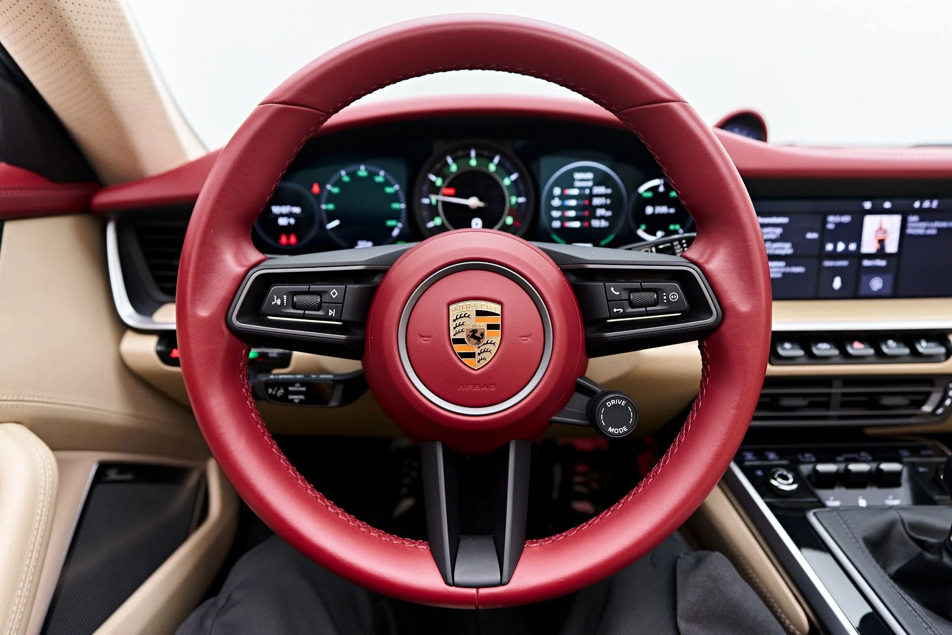 mph066_2277292379_Used_2021_Porsche_911_Targa_4_S_1757037695_4ca0dadf49