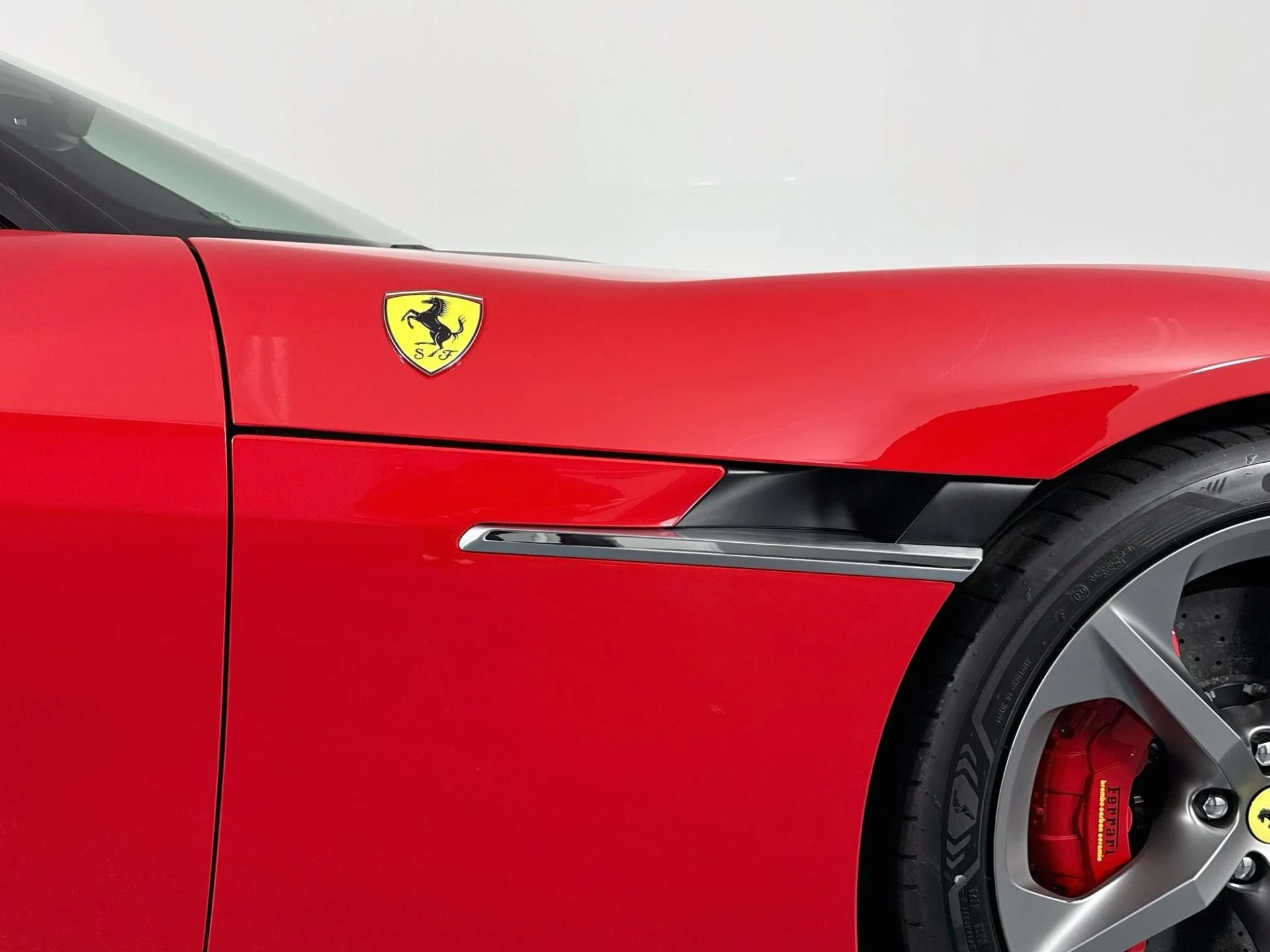 mph066_2288606000_Used_2026_Ferrari_12_Cilindri_1787771924_8f3acce4bc