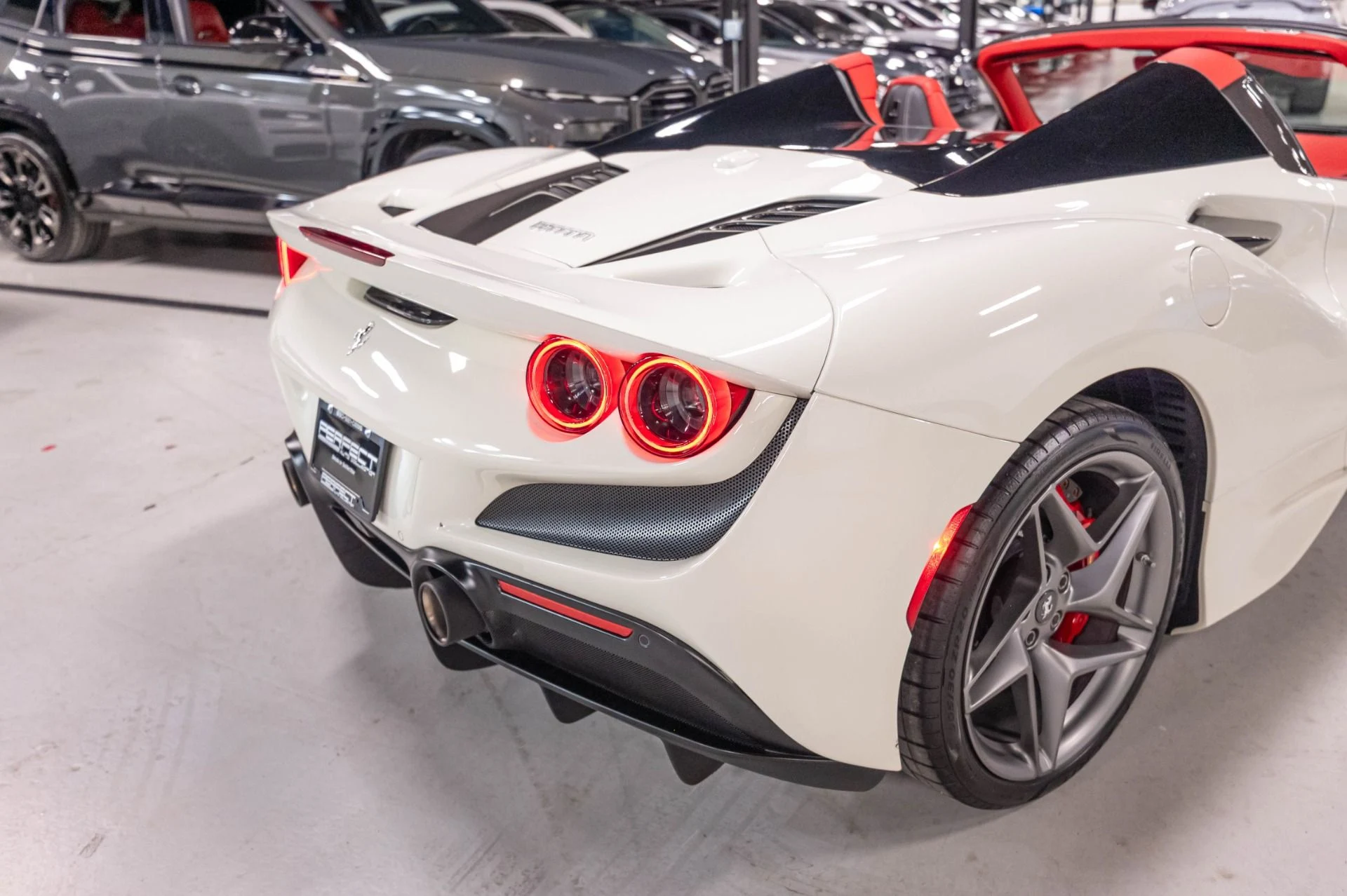mph066_2384908836_Used_2021_Ferrari_F8_Spider_Base_1786140368_ab43f1421b