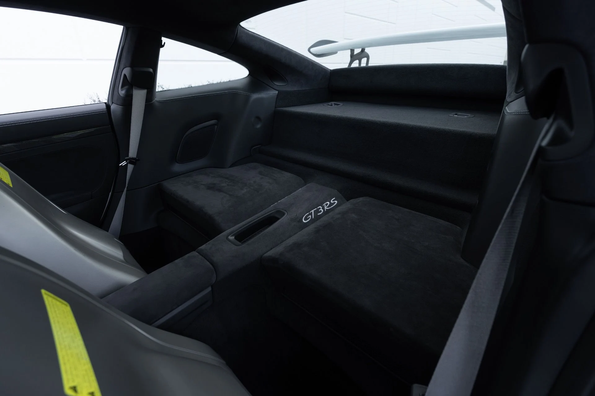 mph066_2427497286_Used_2016_Porsche_911_GT_3_RS_1761756649_4bacfd7e2c