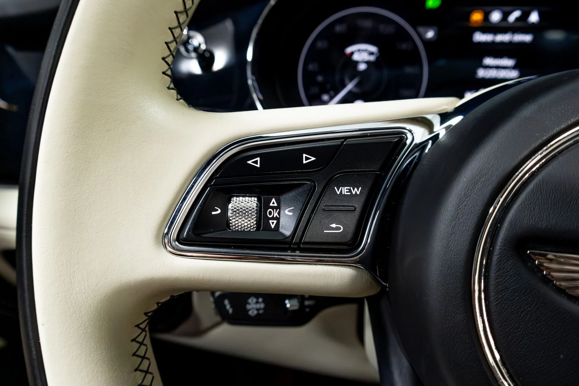 mph066_2434481505_Used_2021_Bentley_Bentayga_V8_First_Edition_1774291657_3c508579f3