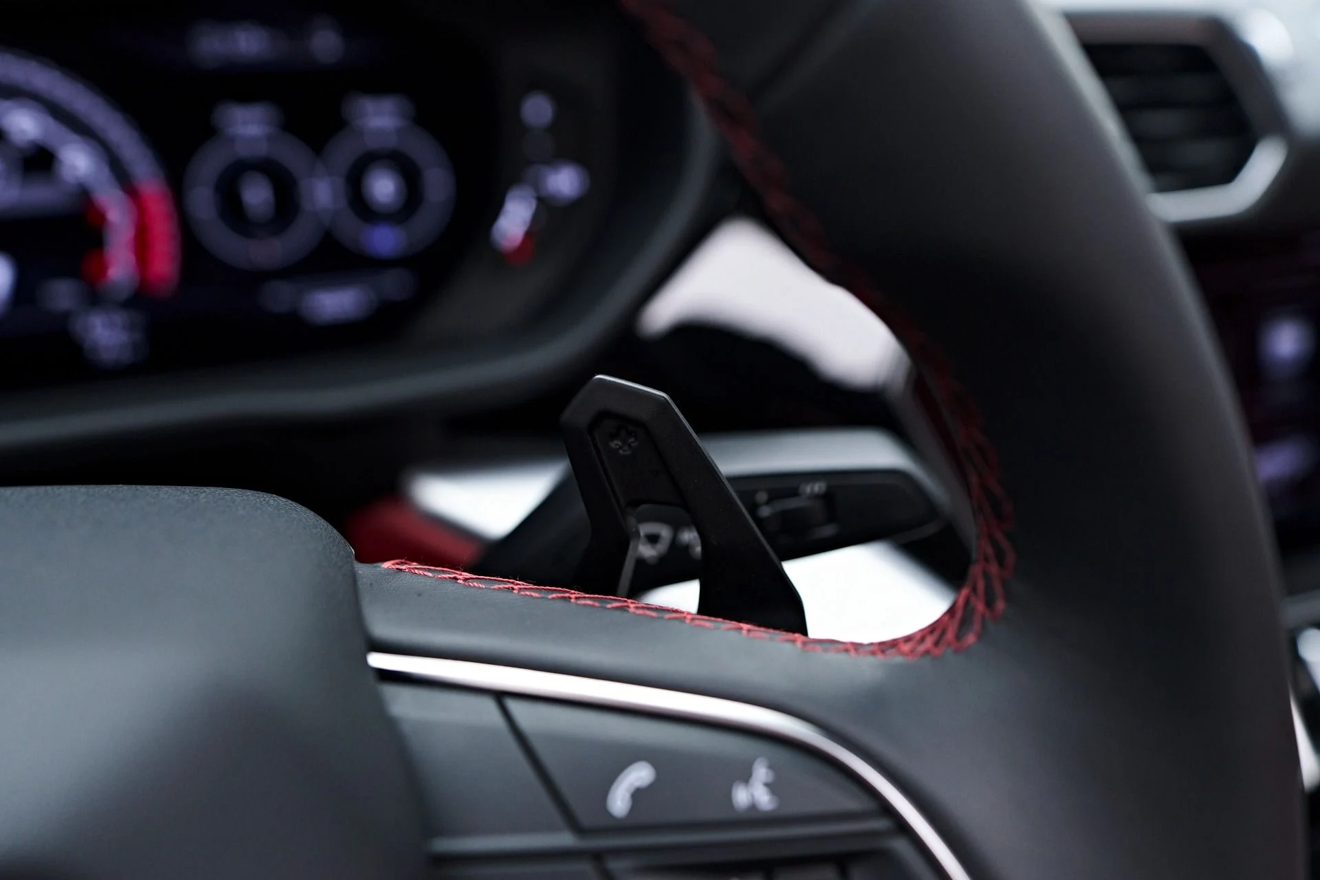 mph066_247291861_Used_2020_Lamborghini_Urus_Base_1758905597_529c3d2e4d